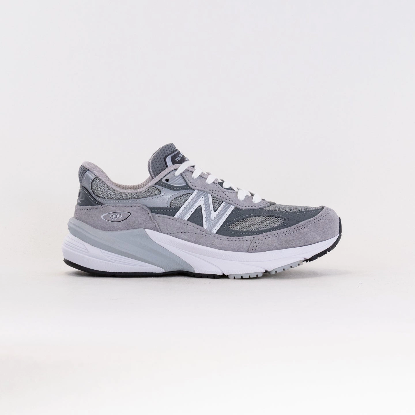 New Balance 990v6 (Women's) Grey youth athletic shoes running in a cave area shoes
