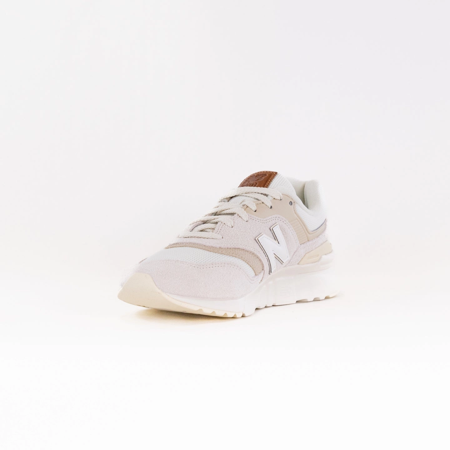running in an urban area shoes New Balance 997H (Men's) - Beige