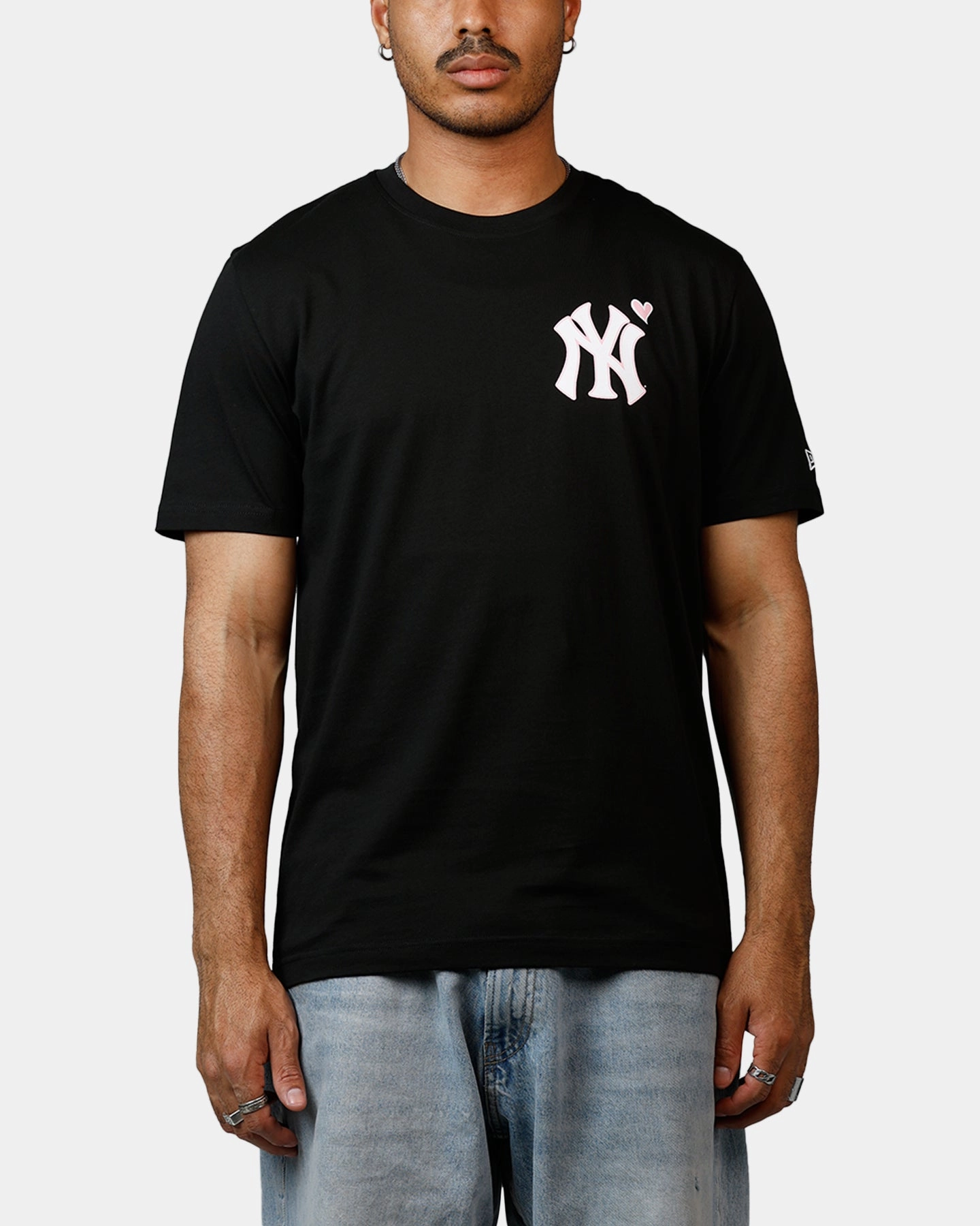 New Era New York Yankees Heart T-Shirt Black Antistatic Garment Washed
