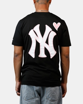 New Era New York Yankees Heart T-Shirt Black BondedHemline