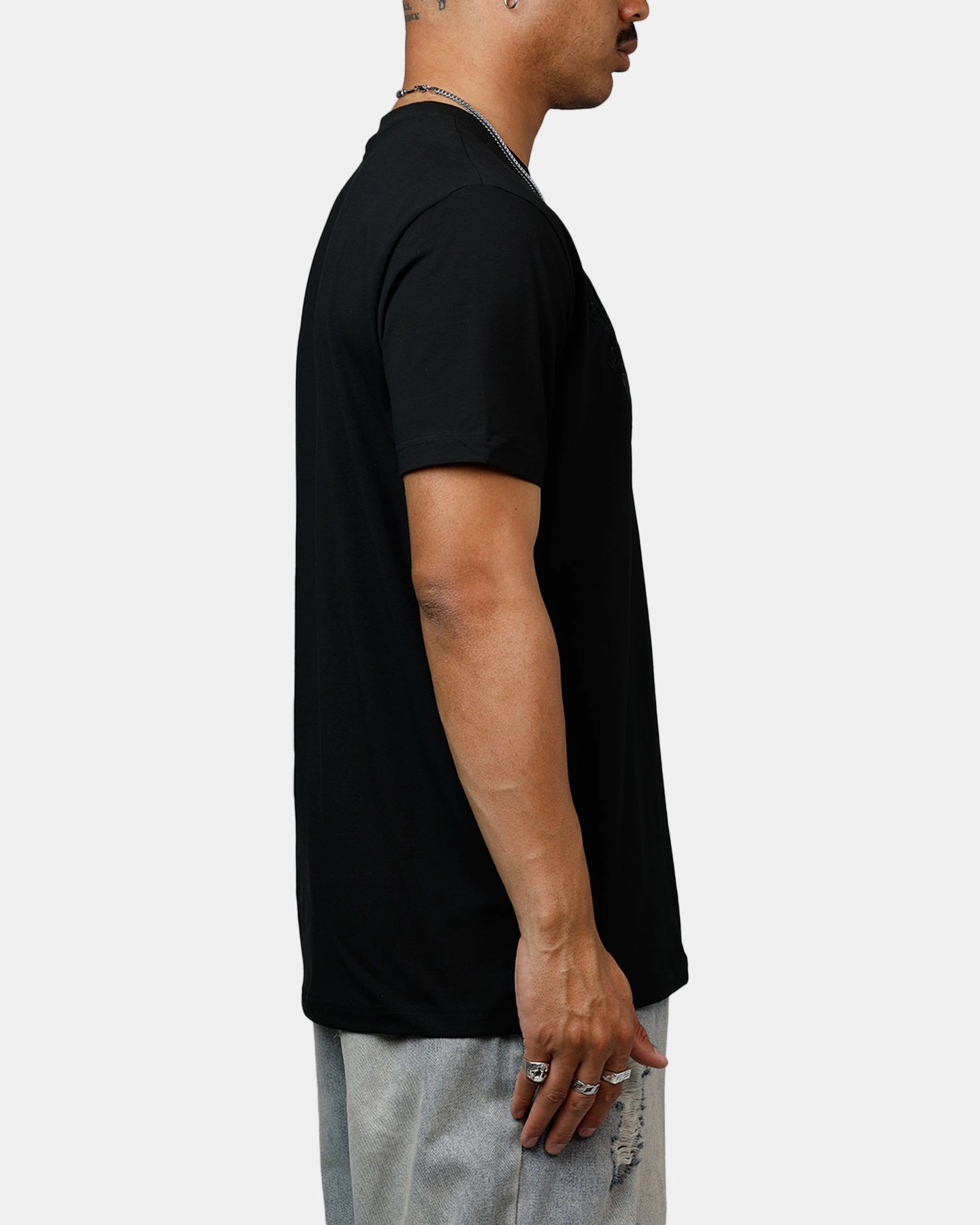 Multi Pocket Functional Design V Neck Design New Era New York Yankees Logo Select T-Shirt Black/Black