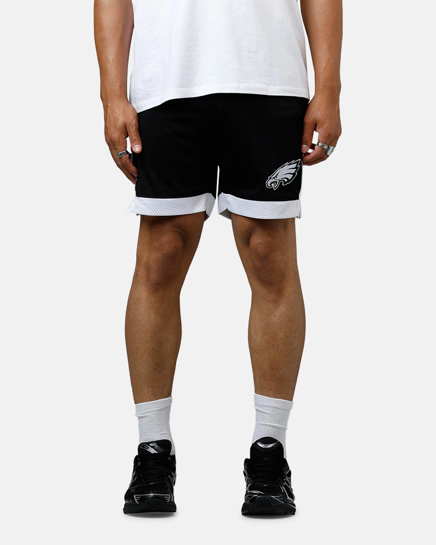 New Era Philadelphia Eagles Sport Class Shorts Black/White Easy Flex Design All-Day Wear