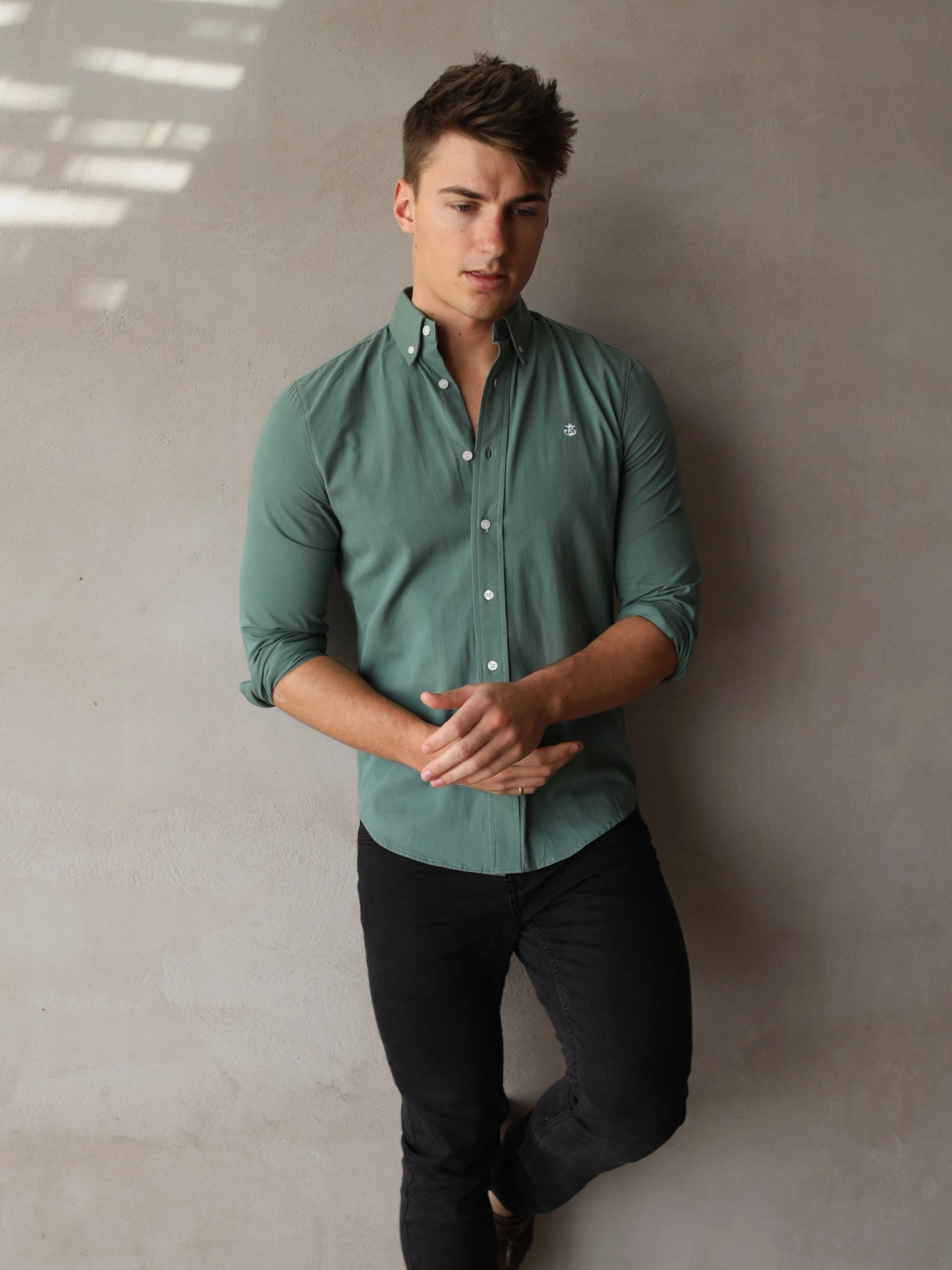 Newburgh Slim Fit Shirt - Forest Green Subtle design