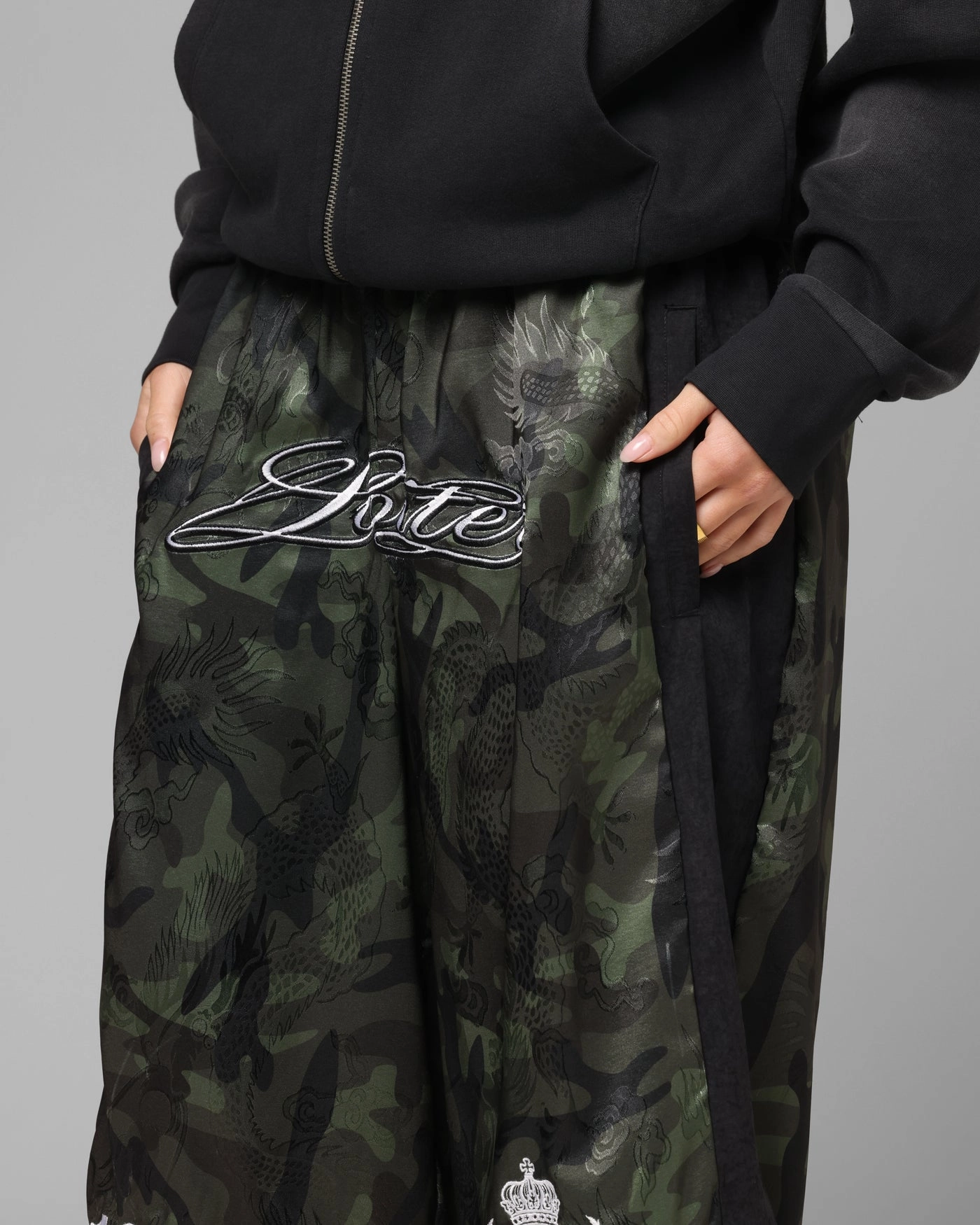 Versatile Look Loiter Fight Club 3 Quarter Shorts Woodland Camo