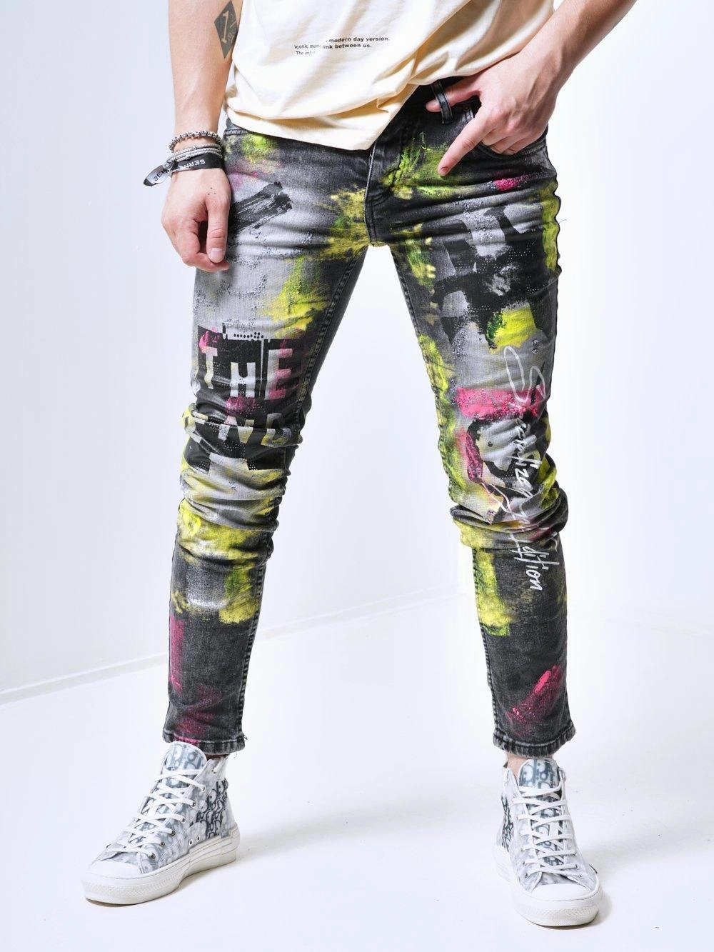 Effortless casual THE LUNATIC