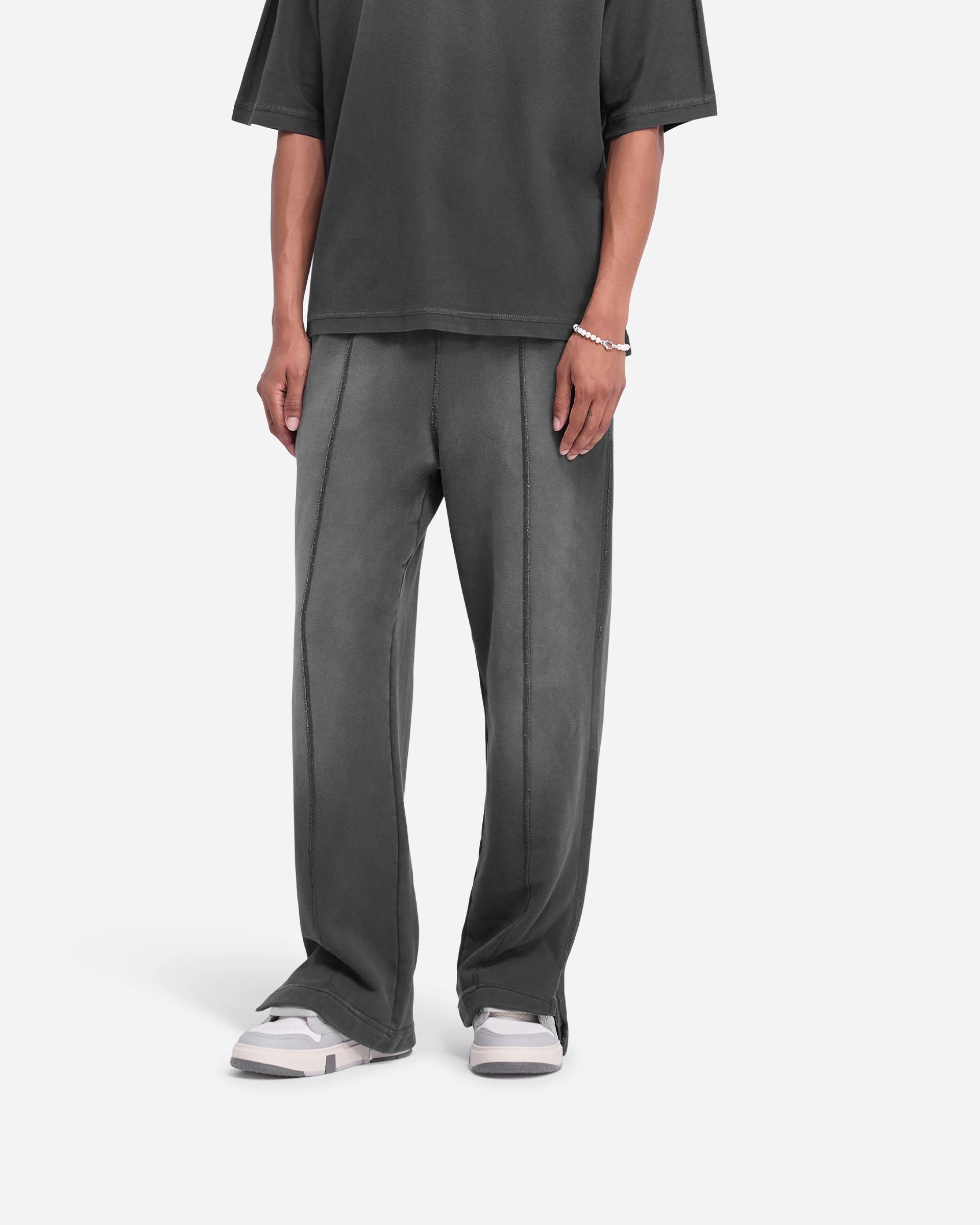 Stepped Hem Sweatpants - Stained Black MultiPocketDesign Anti Pilling Treatment