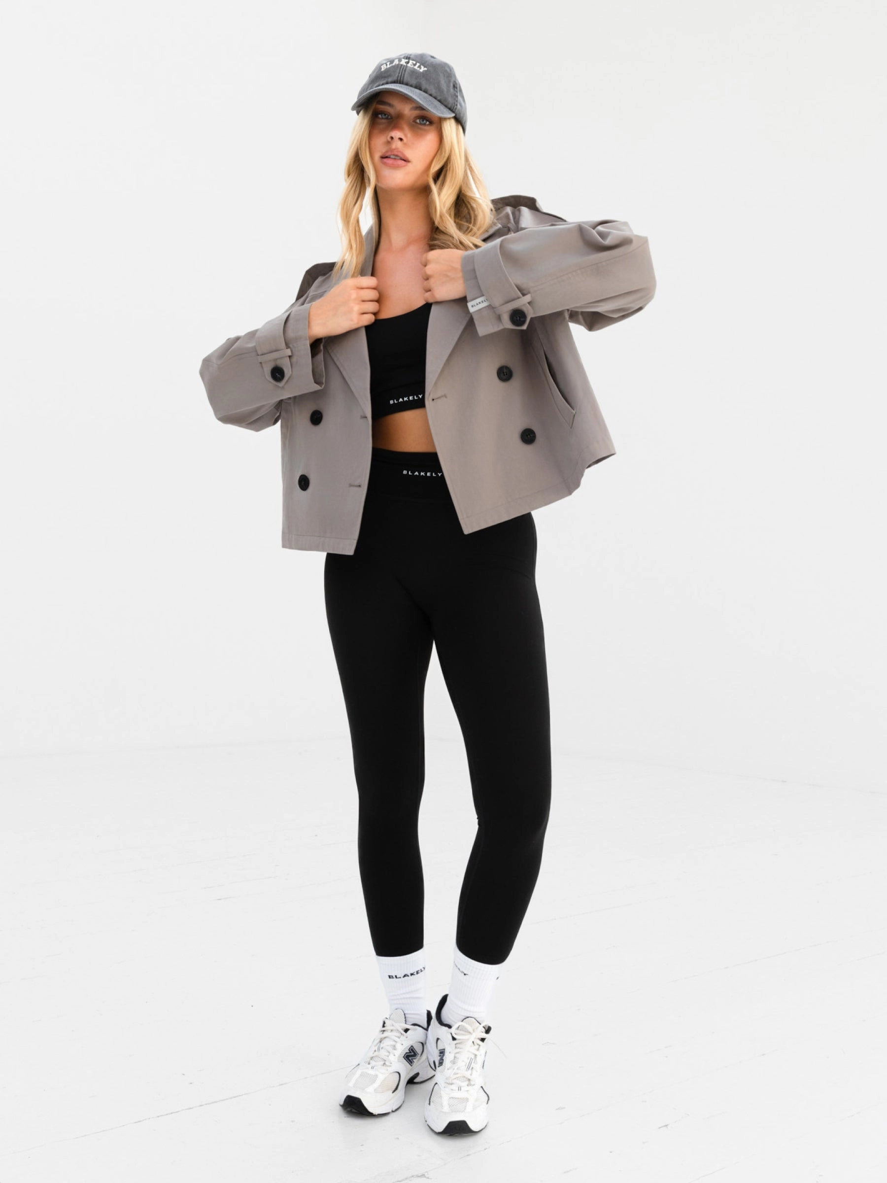 Anti Static Inner Layer Non Irritating Edging Amara Short Trench Coat - Stone