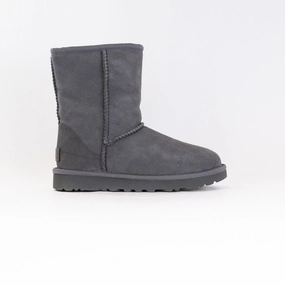 Durable Shell Trail Exploration Ugg Classic Short II (Women's) - Grey