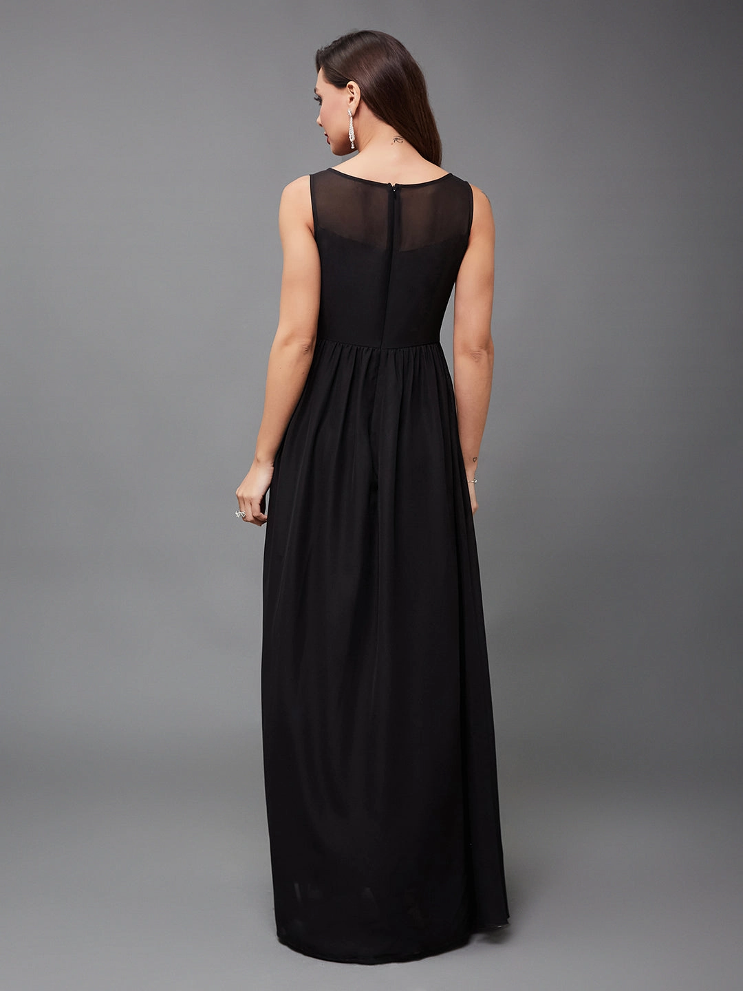 Sweet Mood Clean Chic Women's Black Boat Neck Sleeveless Solid Embellished Maxi Dress