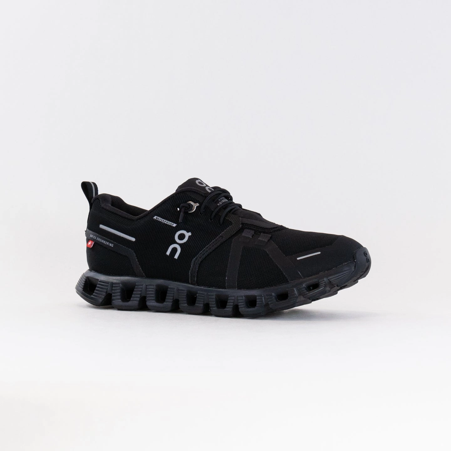 On Cloud 5 Waterproof (Women's) - All Black casual - runner shoes