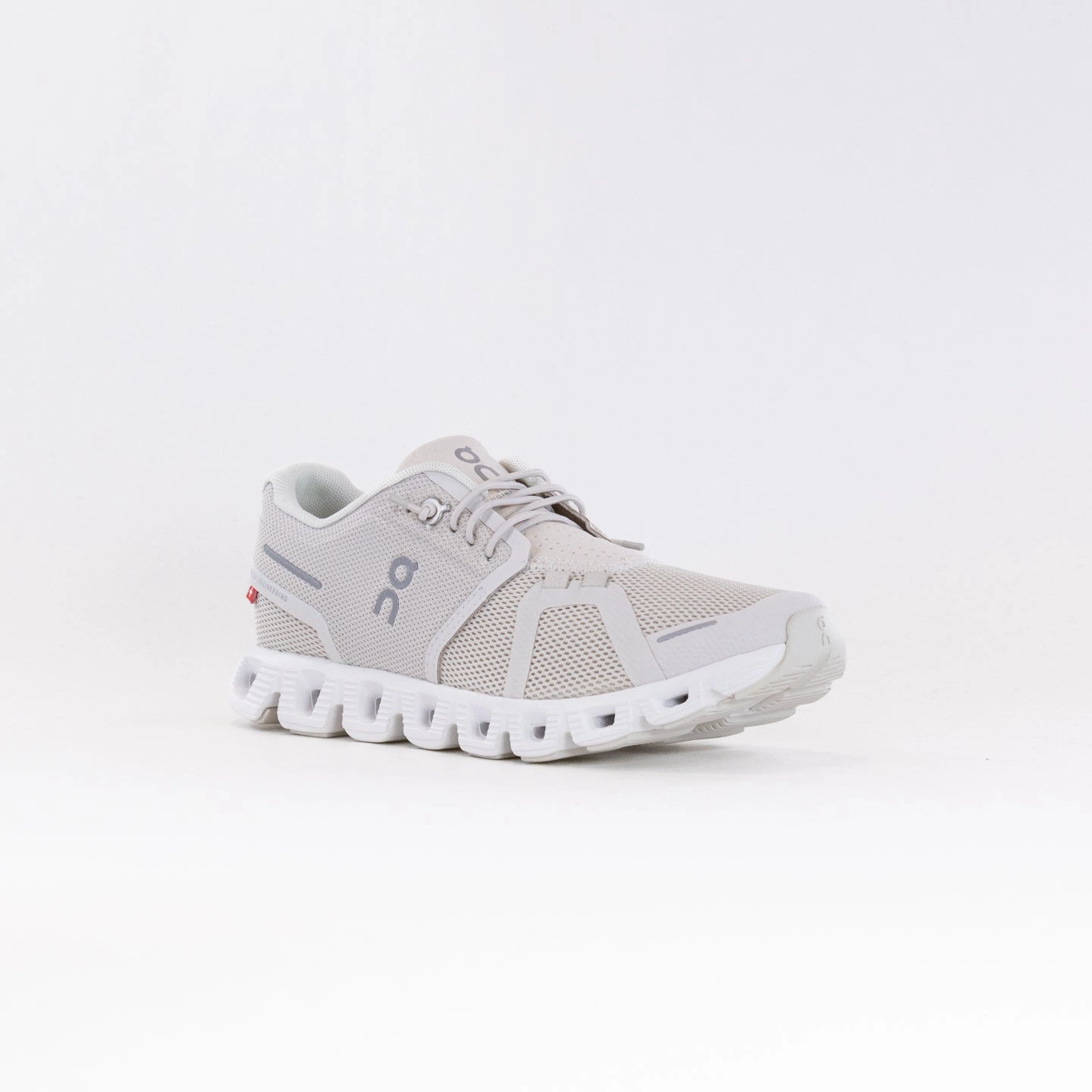 On Cloud 5 (Women's) - Pearl/White Ergonomic Last Design daily run shoes