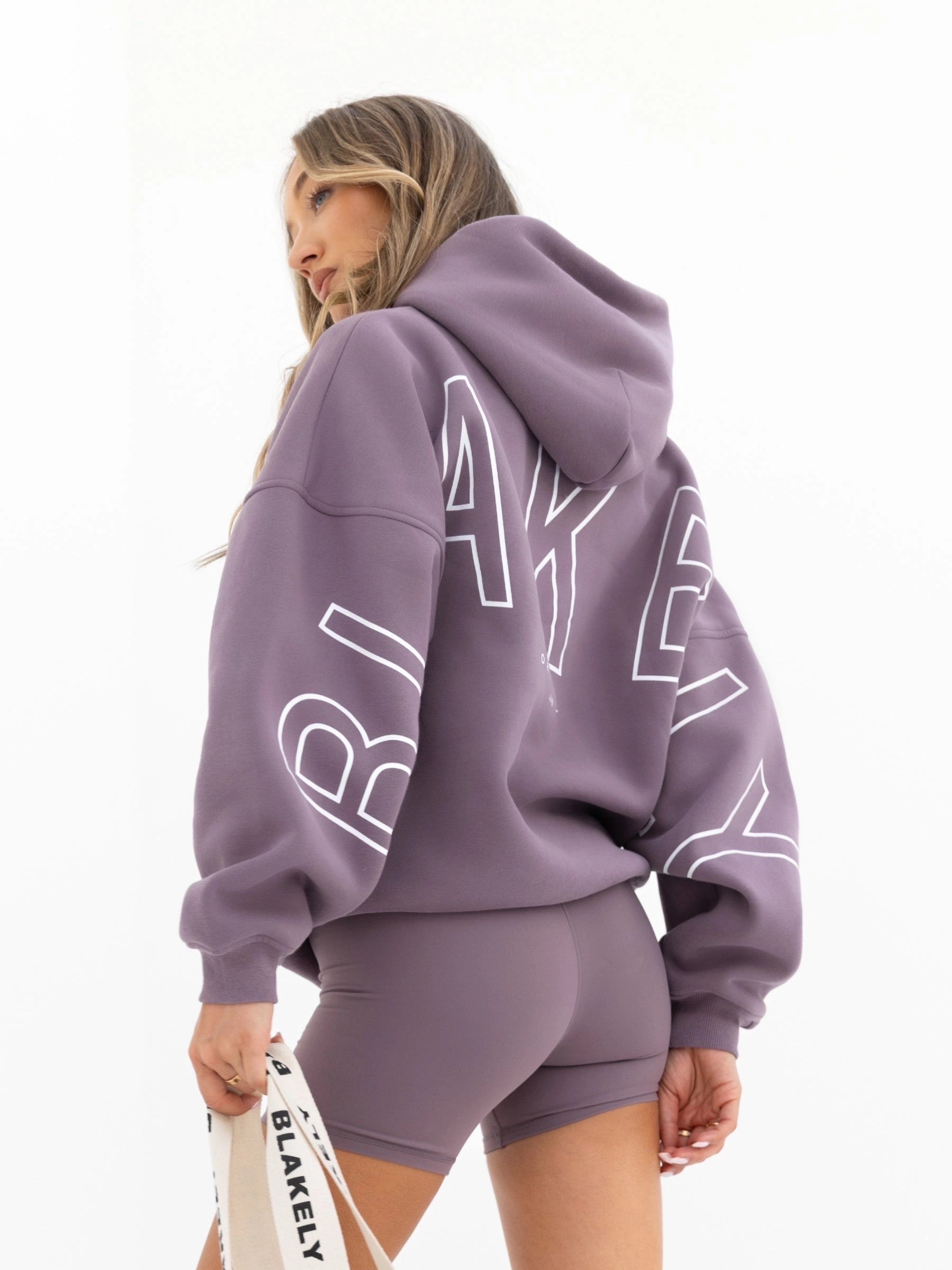 Outline Isabel Oversized Hoodie - Grape friends gathering