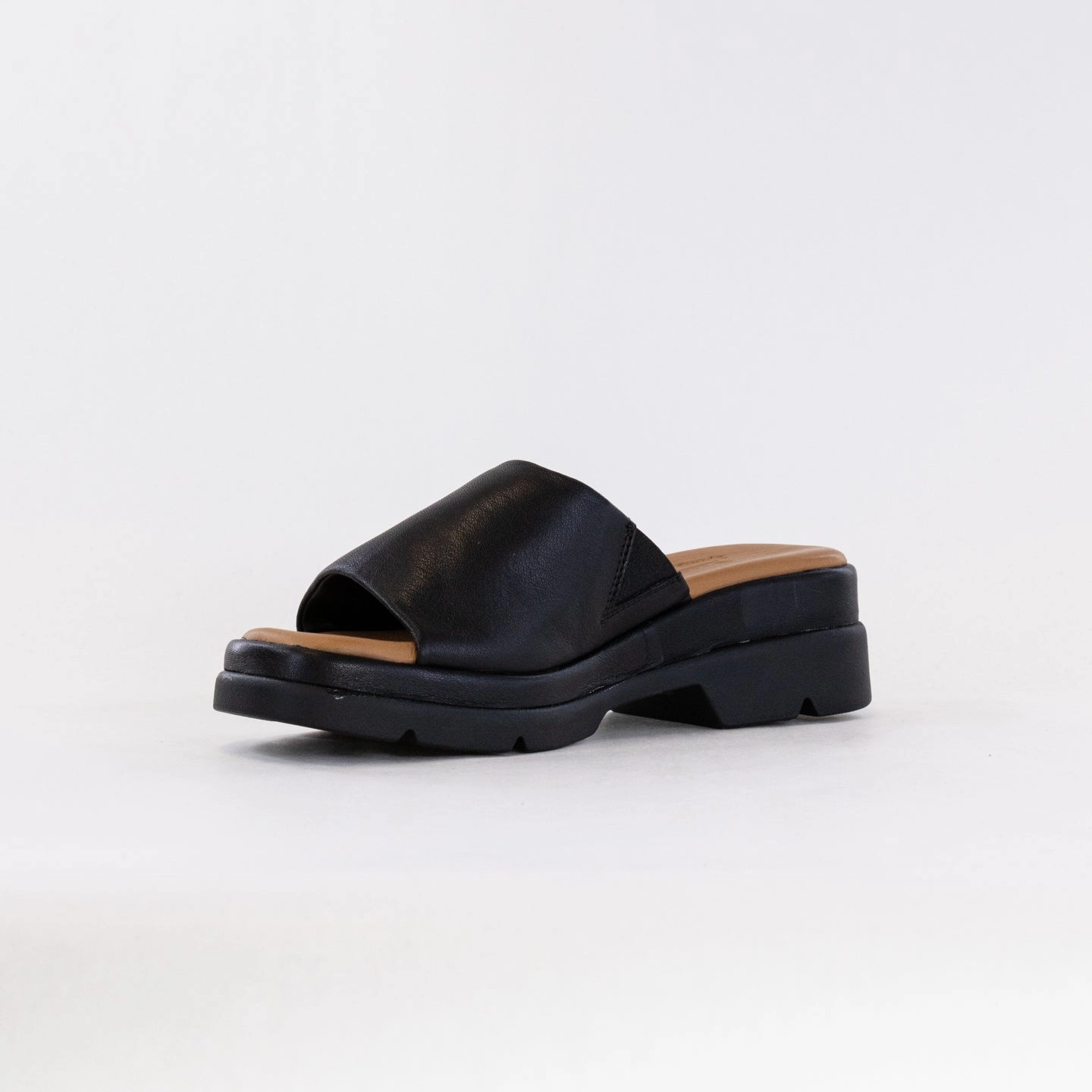 Lightning Ventilation Ports Contoured Footbed Spring Step Fireisland (Women's) - Black Leather