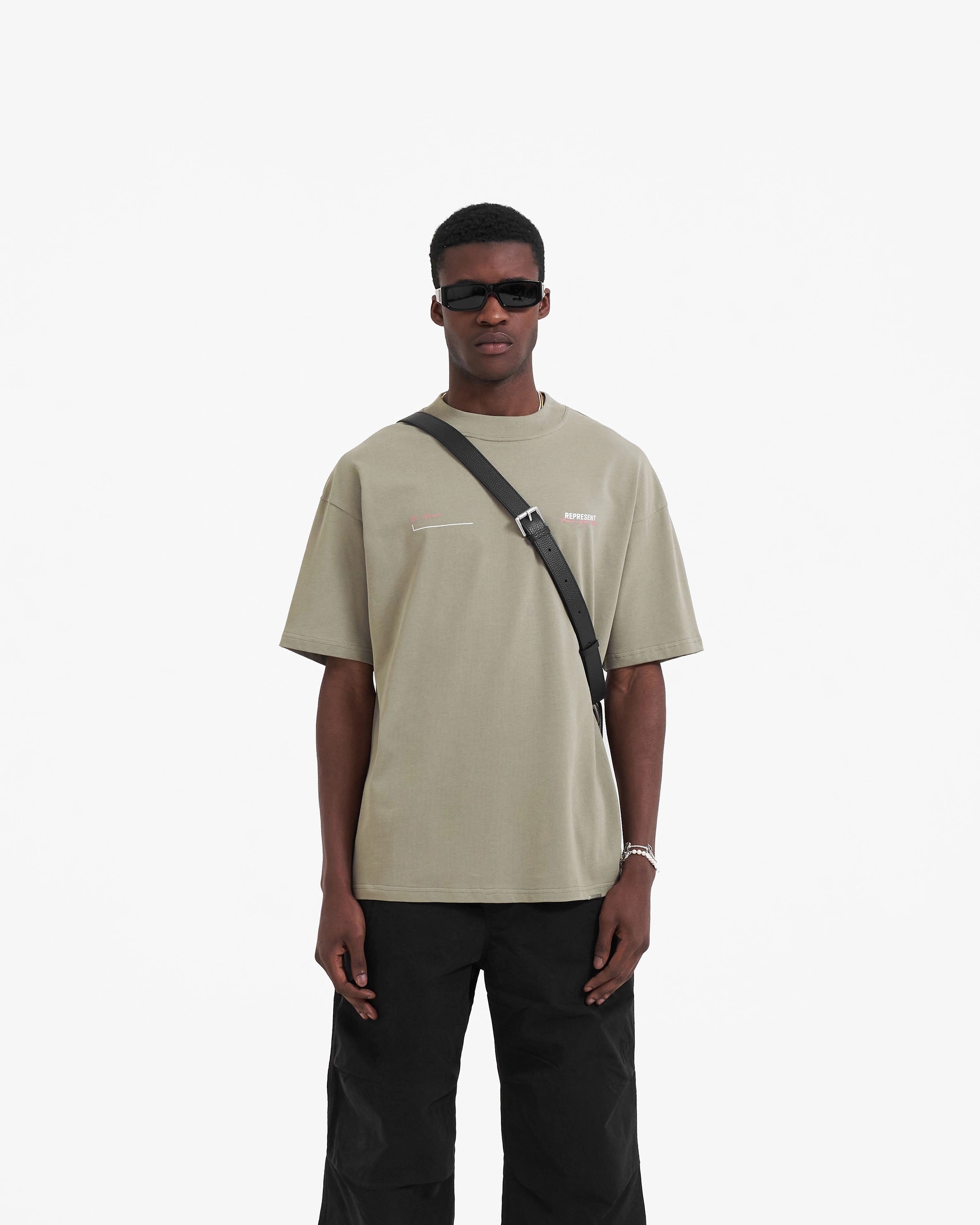 Soft Stretch Fit EasyCareFinish Patron Of The Club T-Shirt - Khaki Pink