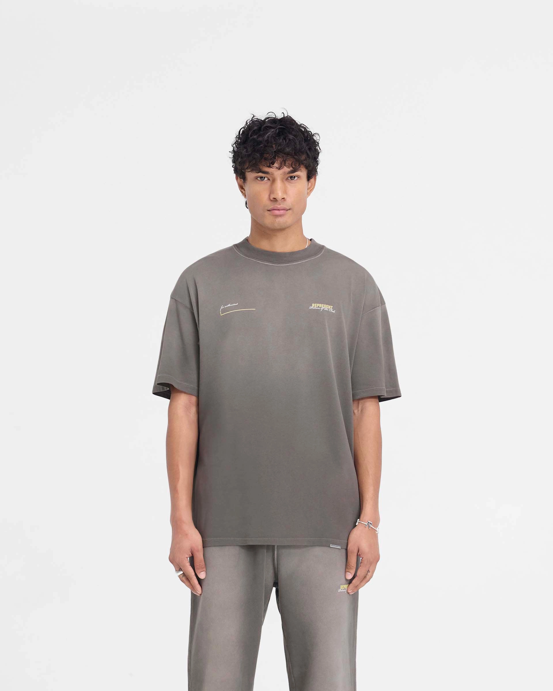 Chill Comfort Patron Of The Club T-Shirt - Washed Olive