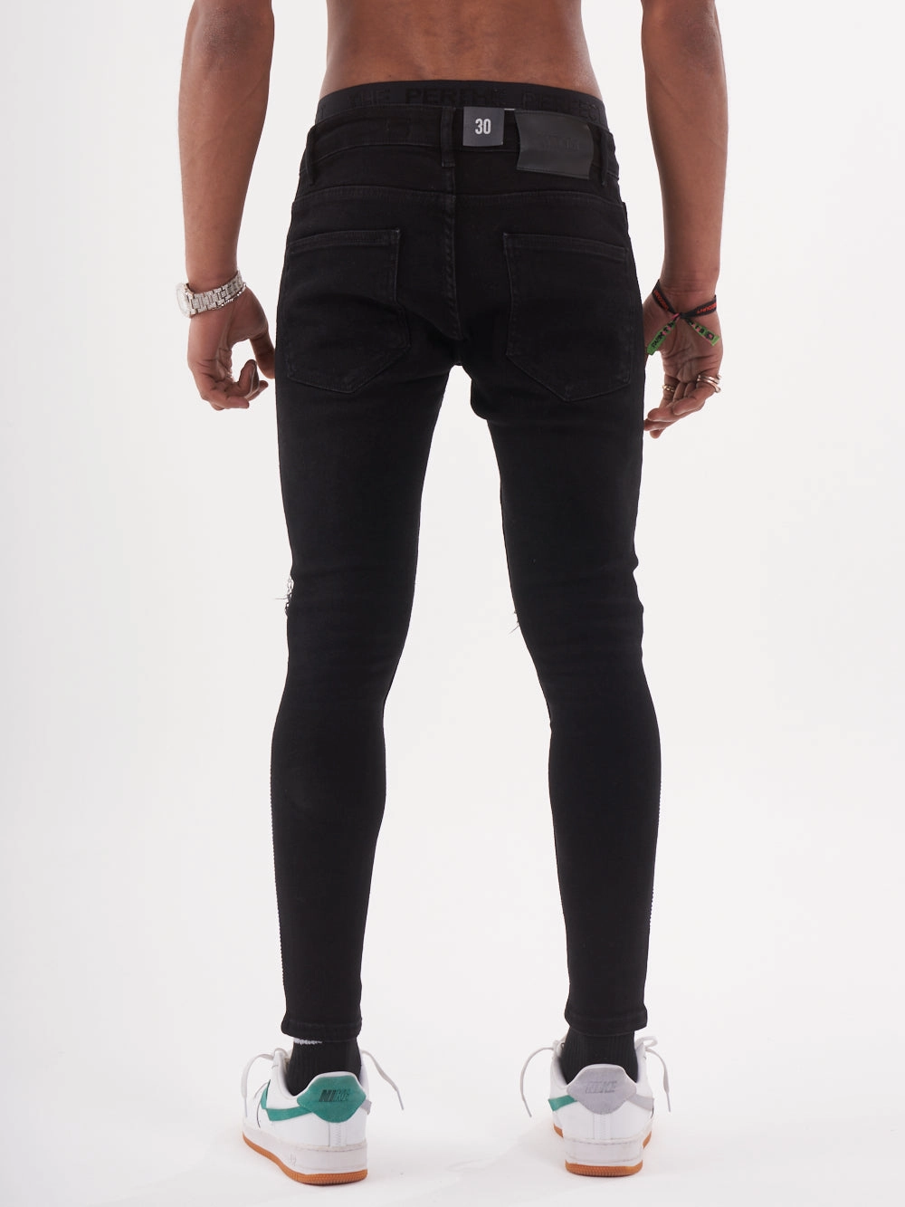 HELLFIRE | BLUE Couple Look Eco Friendly Fashion Routine