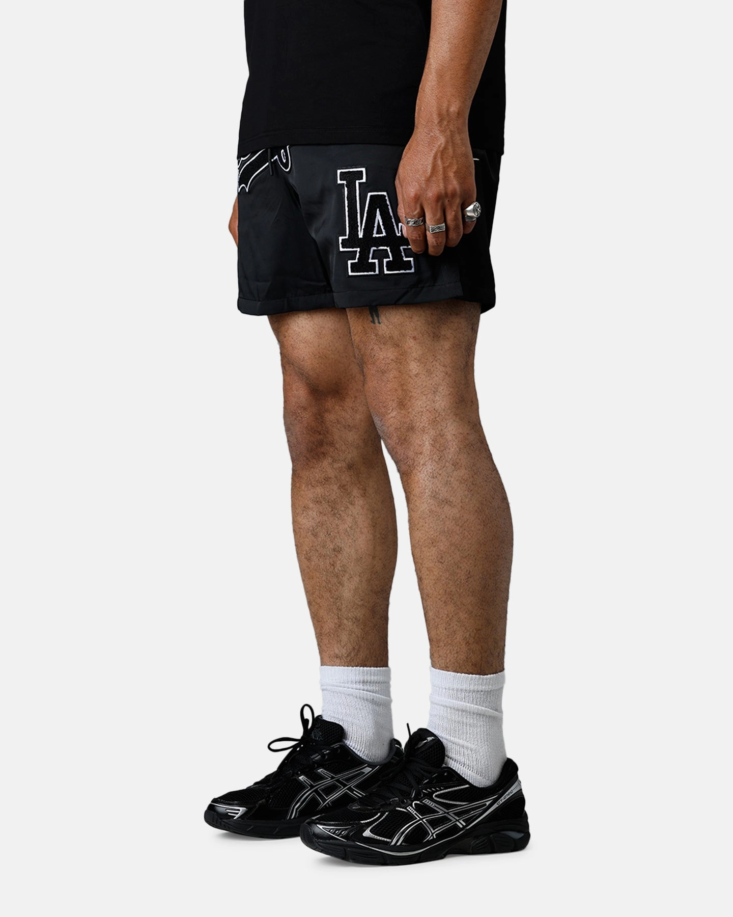 Pro Standard Los Angeles Dodgers Chenille Shorts Black Polyester fabric Easy Travel