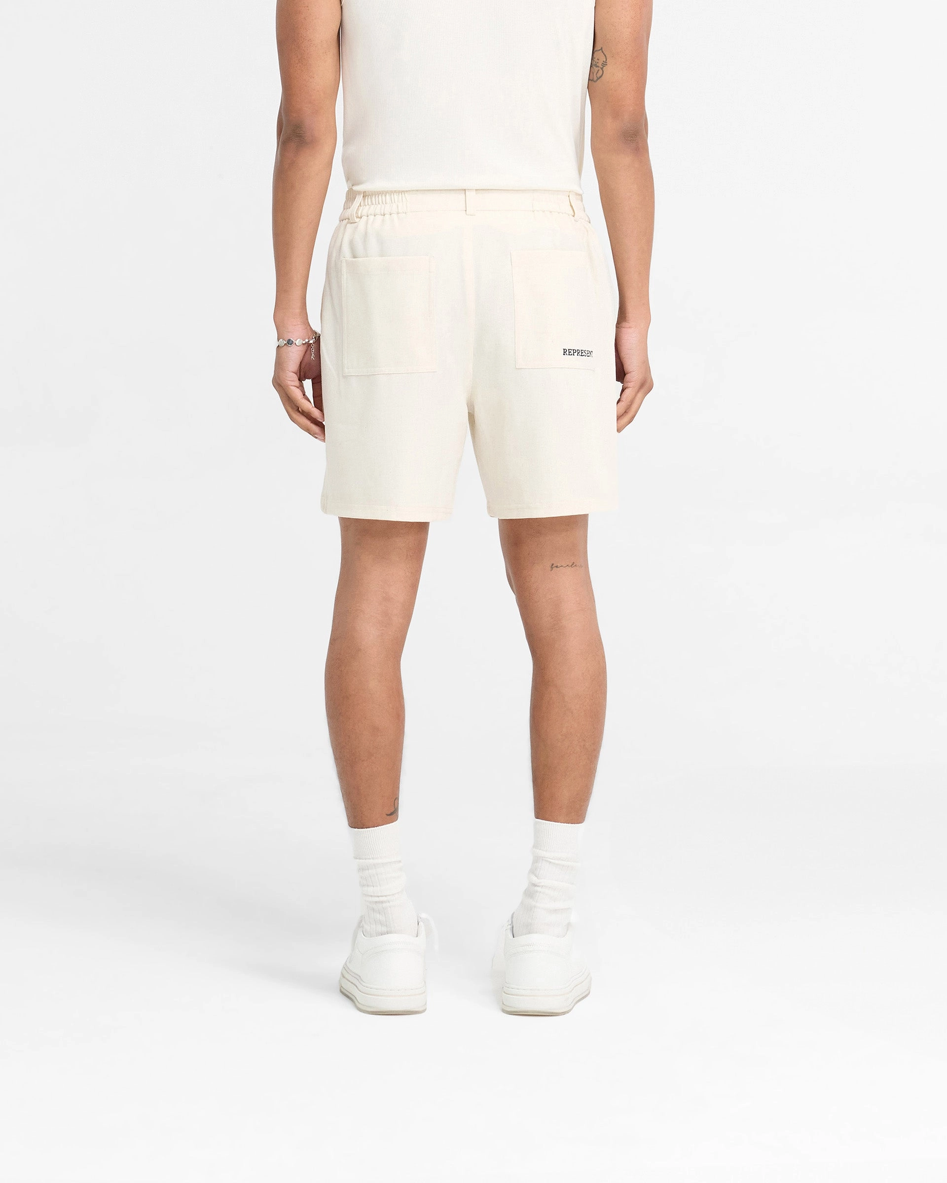 stretchy design Logo Yacht Short - Antique White