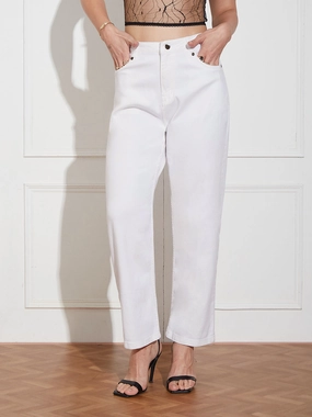 Essential Wear Weekend Warrior Creative Look Modern Women's White Tapered Mid Rise Clean Look Cropped Stretchable Denim Jeans