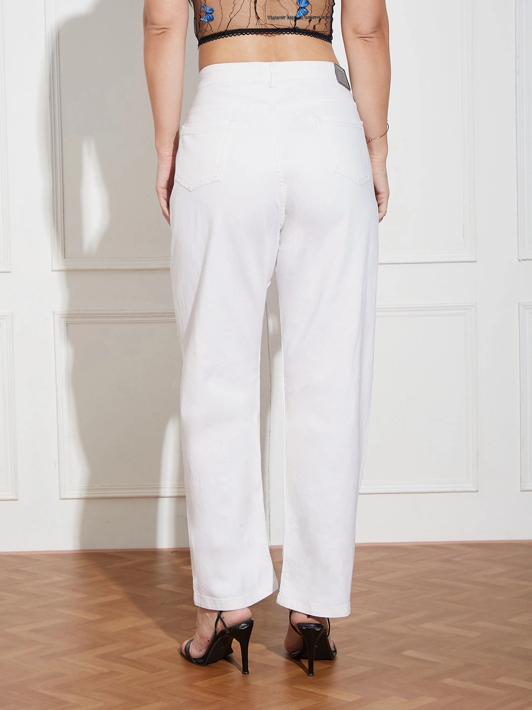 Morning Stroll Streetwear Fan Airy Touch Women's White Tapered Mid Rise Clean Look Cropped Stretchable Denim Jeans