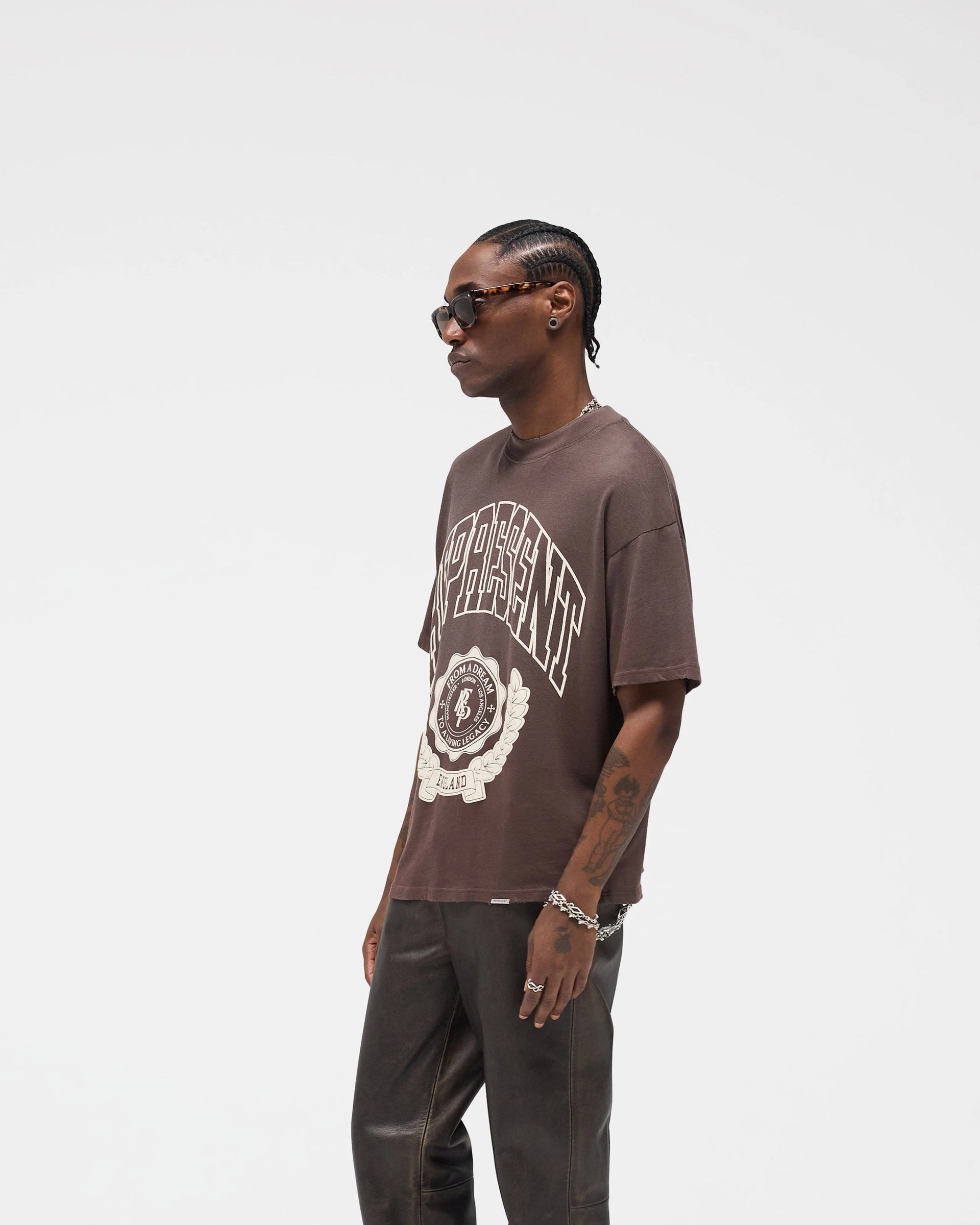 Legacy Crest T-Shirt - Nero Trendy Vibe