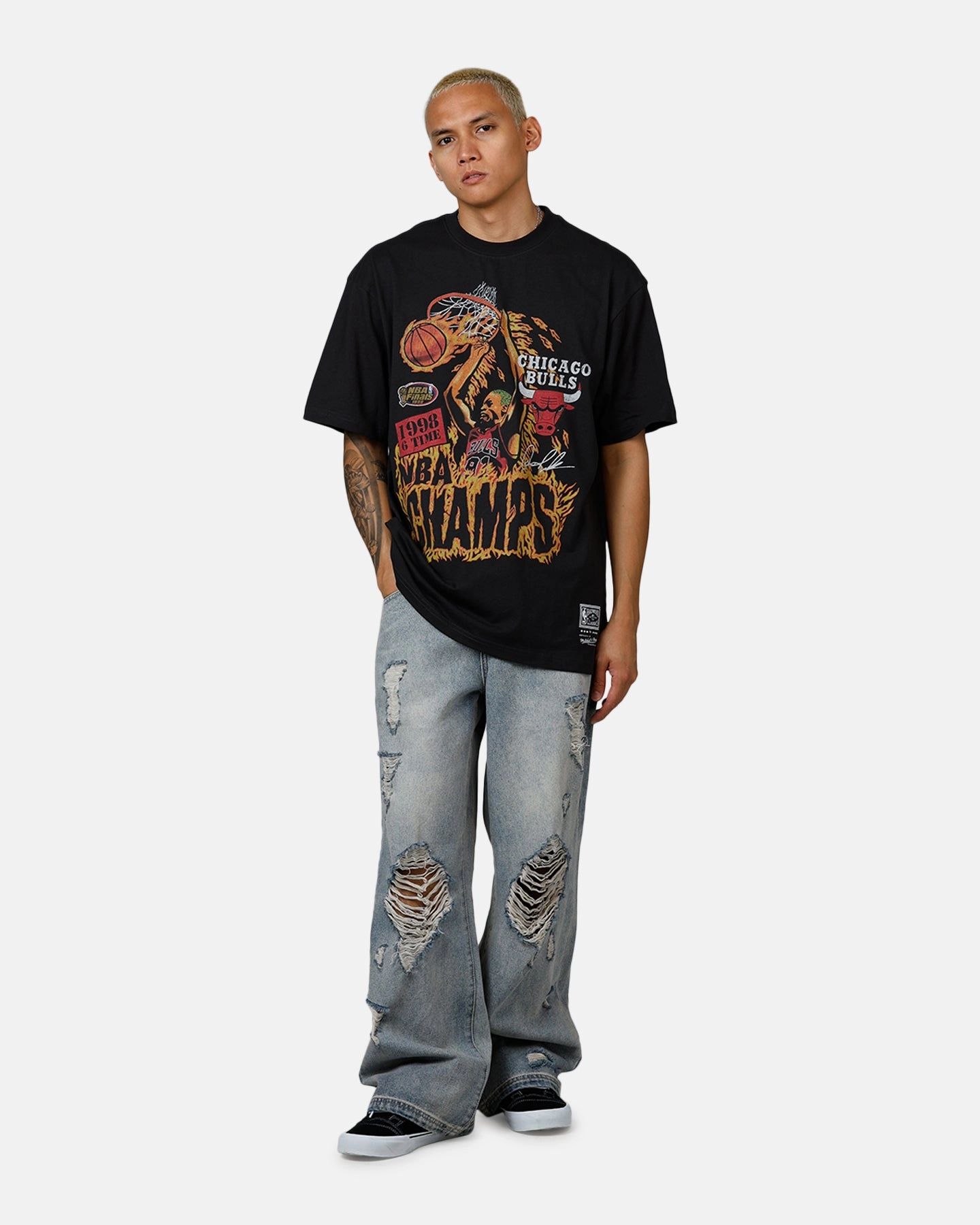 NonToxic Certification Mitchell & Ness Chicago Bulls On Fire T-Shirt Faded Black