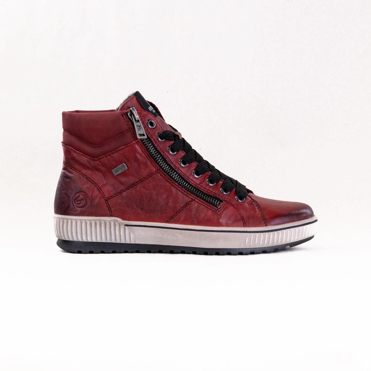 Neutral Foot Alignment Remonte Maditta 72 (Women's) - Rot