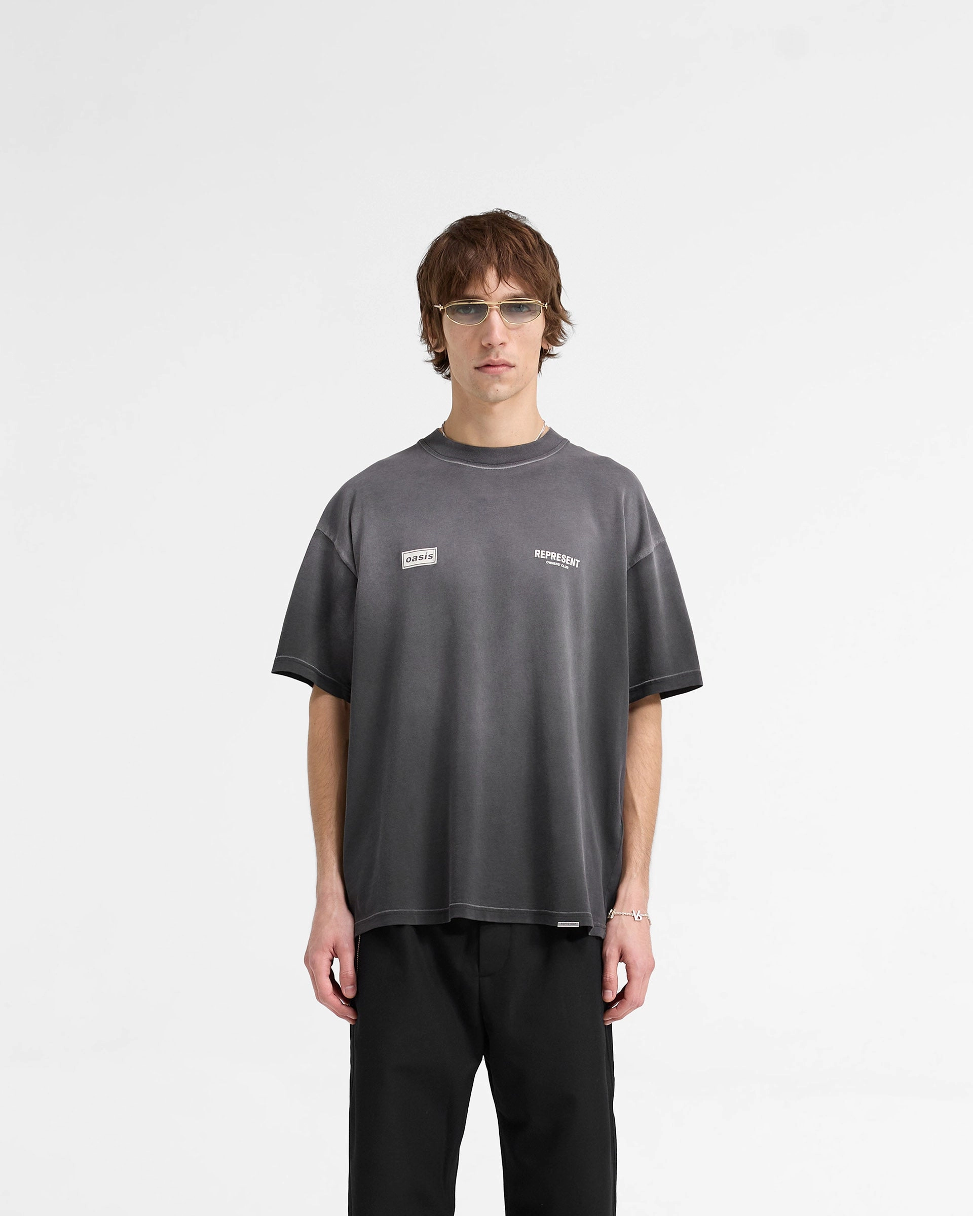 Street Trend Look Represent X Oasis Owners Club T-Shirt - Stained Black