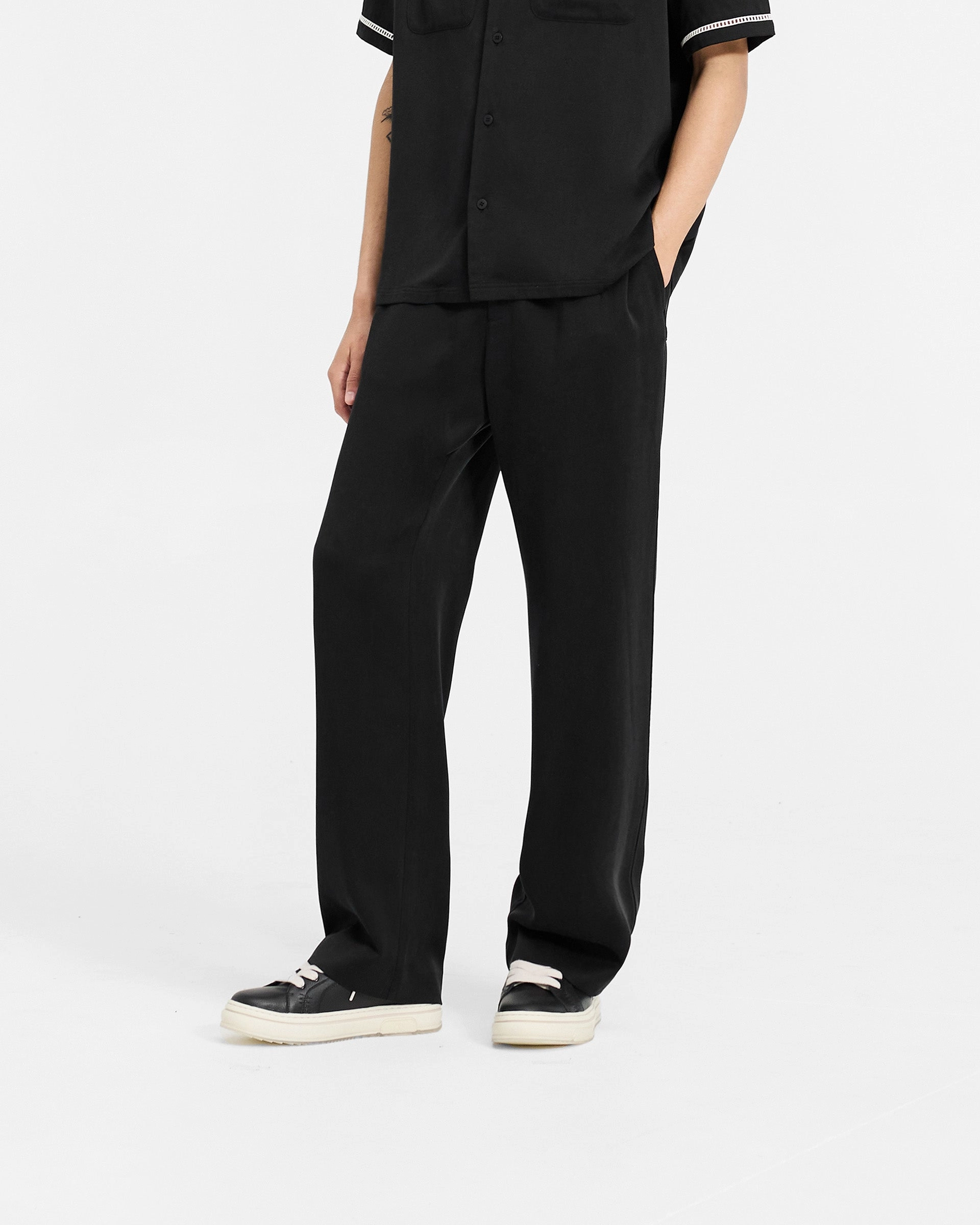 Resort Pant - Jet Black NonRestrictiveCut Perfect Layer