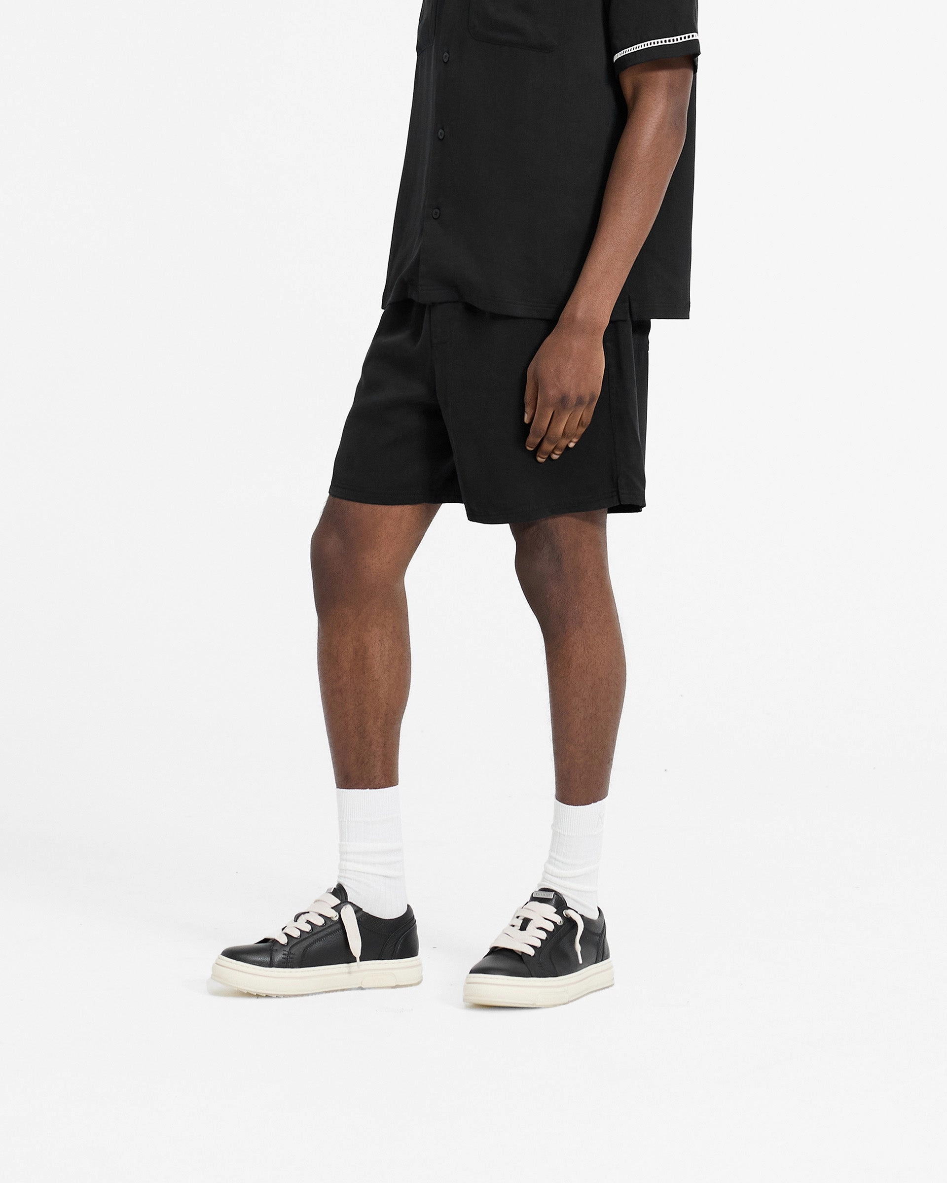 Midweight Texture Resort Shorts - Jet Black