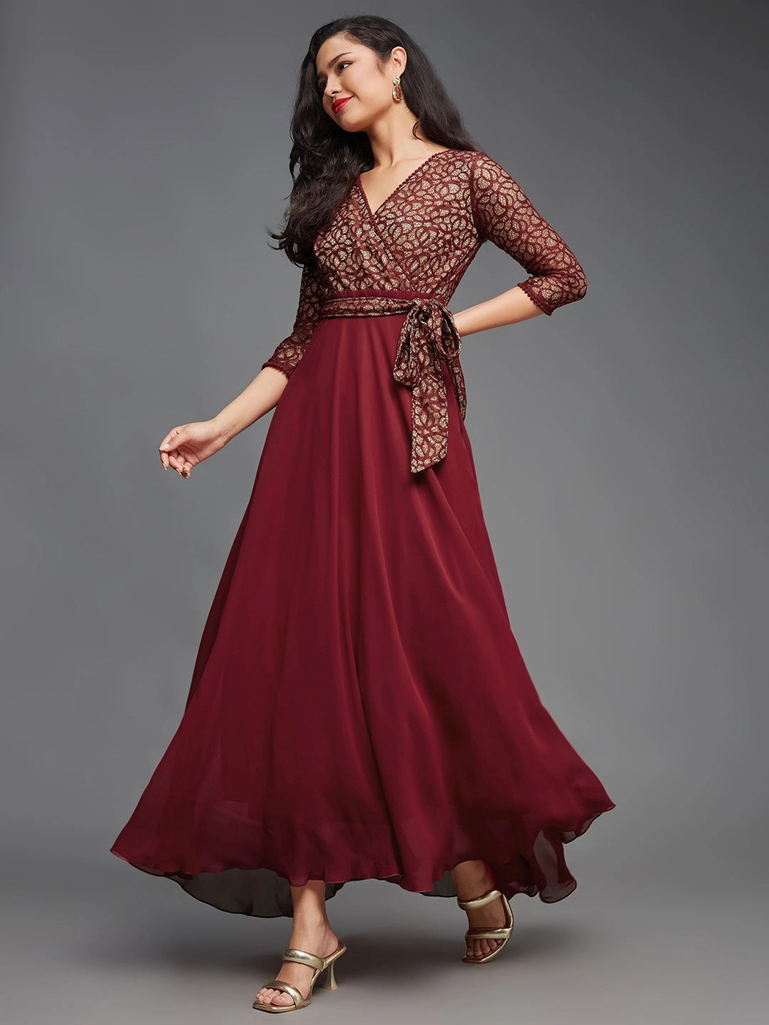 LayeredHemline Women's Maroon Floral Print Relaxed Fit V-Neck 3/4th Sleeve Georgette Maxi Dress