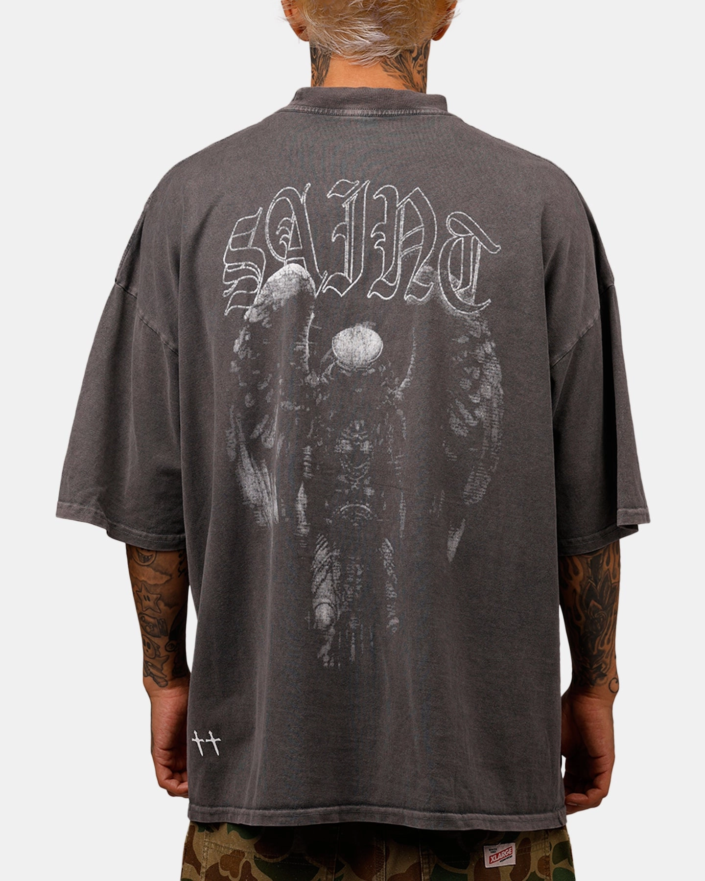 Saint Morta Baptista Mock Neck T-Shirt Washed Charcoal Seamless construction