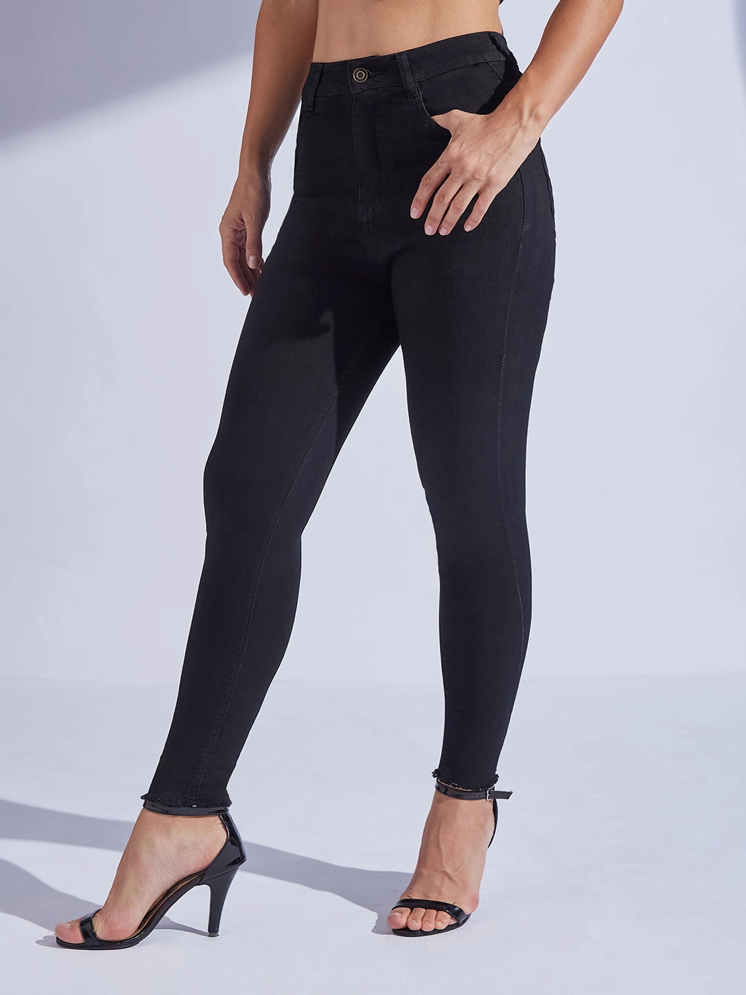 Day Ready Women's Black Skinny Fringed Detailing High-Rise Solid Cropped Stretchable Denim Jeans