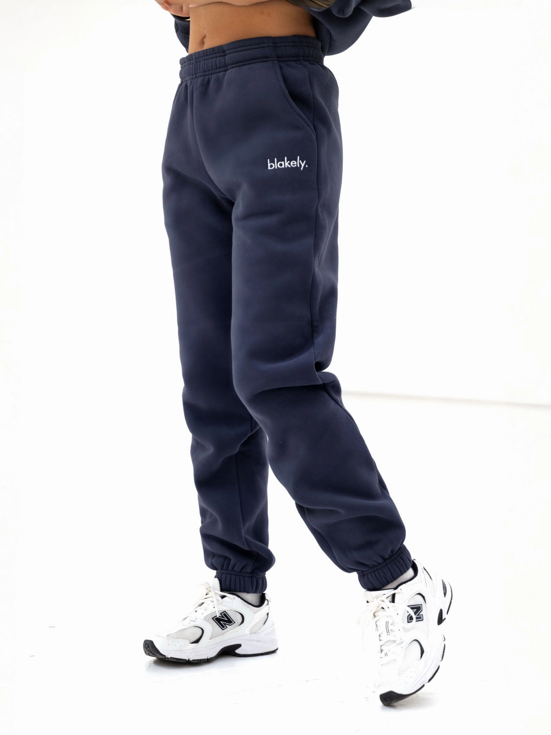 Light wash Body-Hugging Fit Sami Sweatpants - True Navy