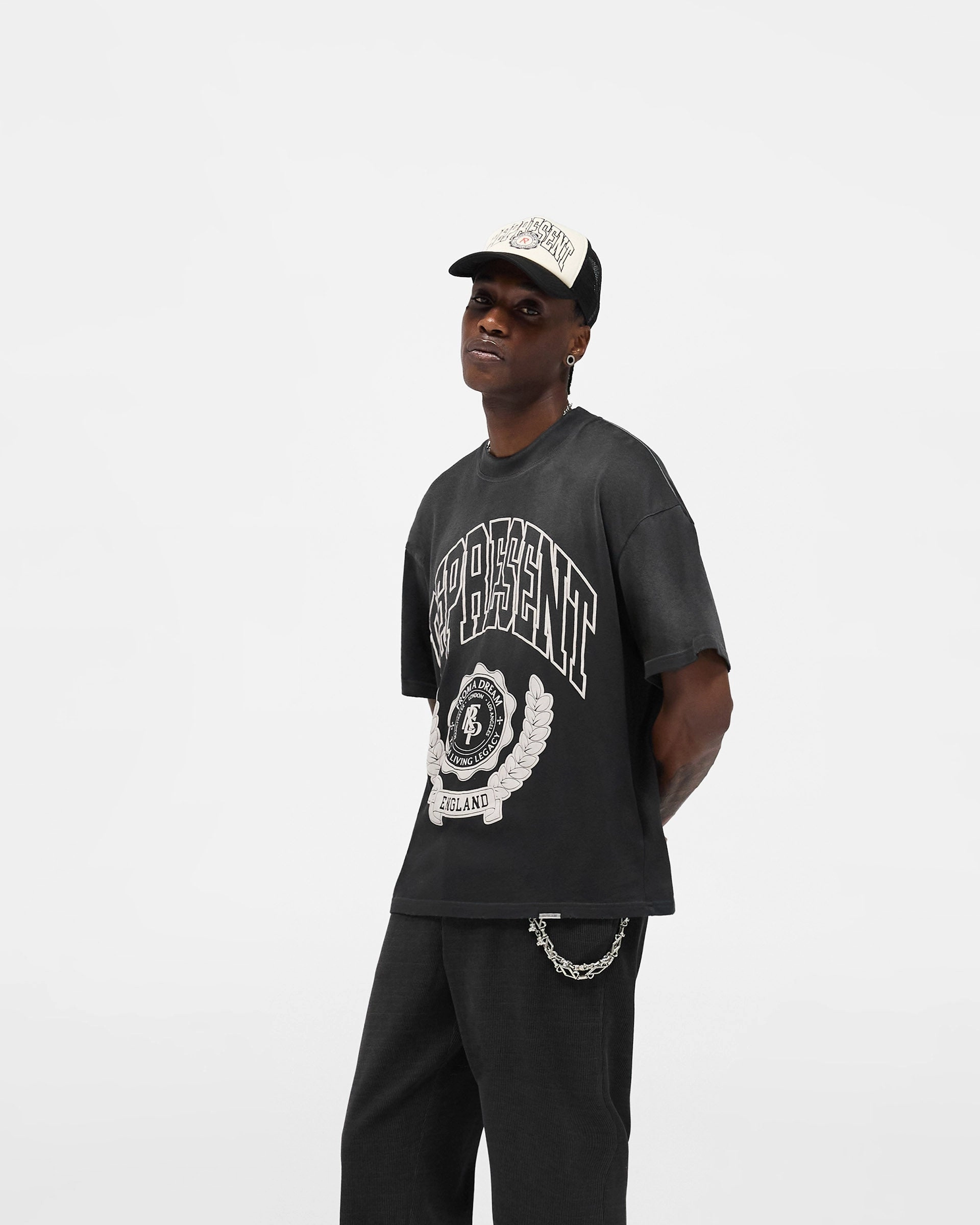 Beach Outfit Legacy Crest T-Shirt - Stained Black