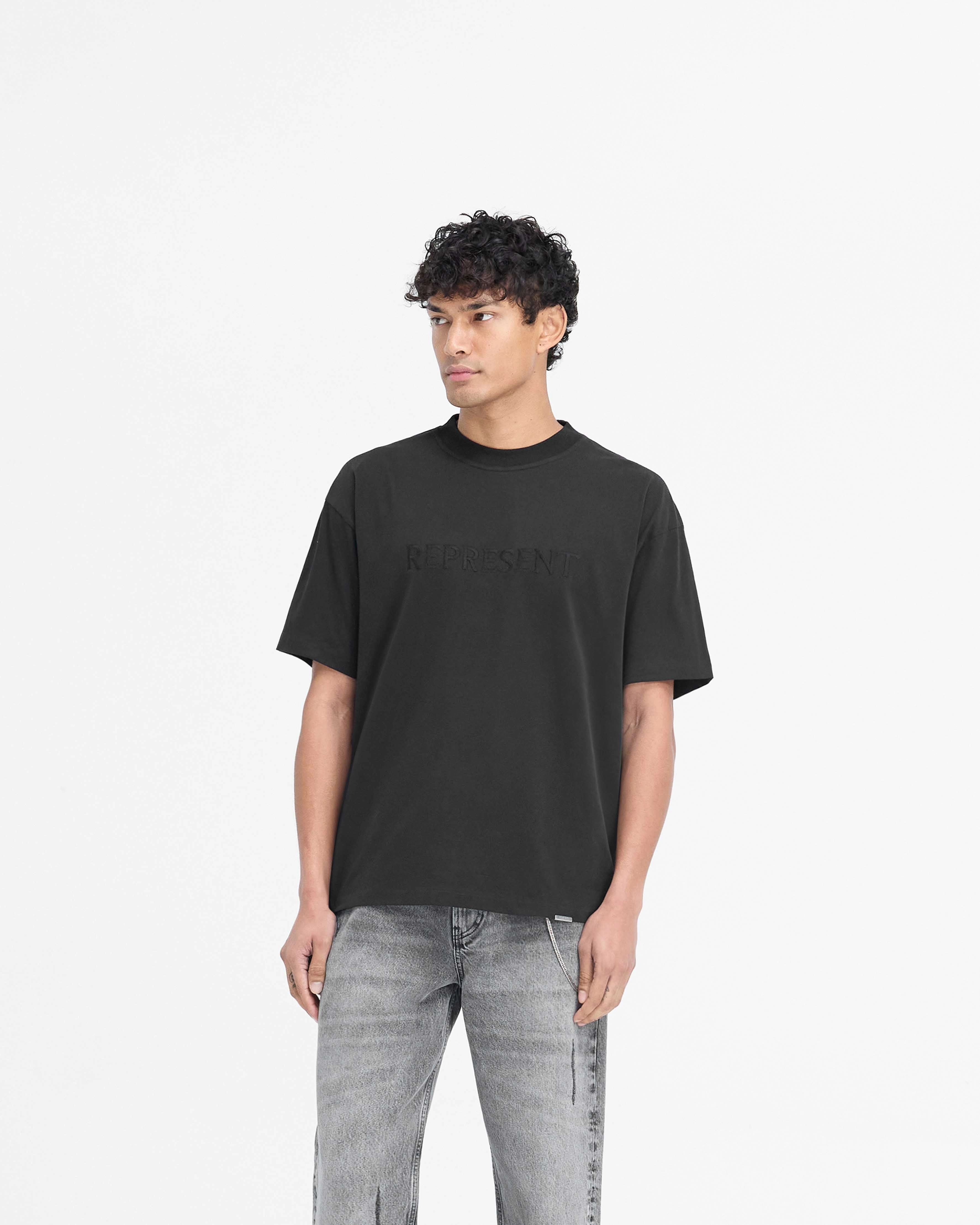 Quick Fit Stretch Serif Logo T-Shirt - Jet Black