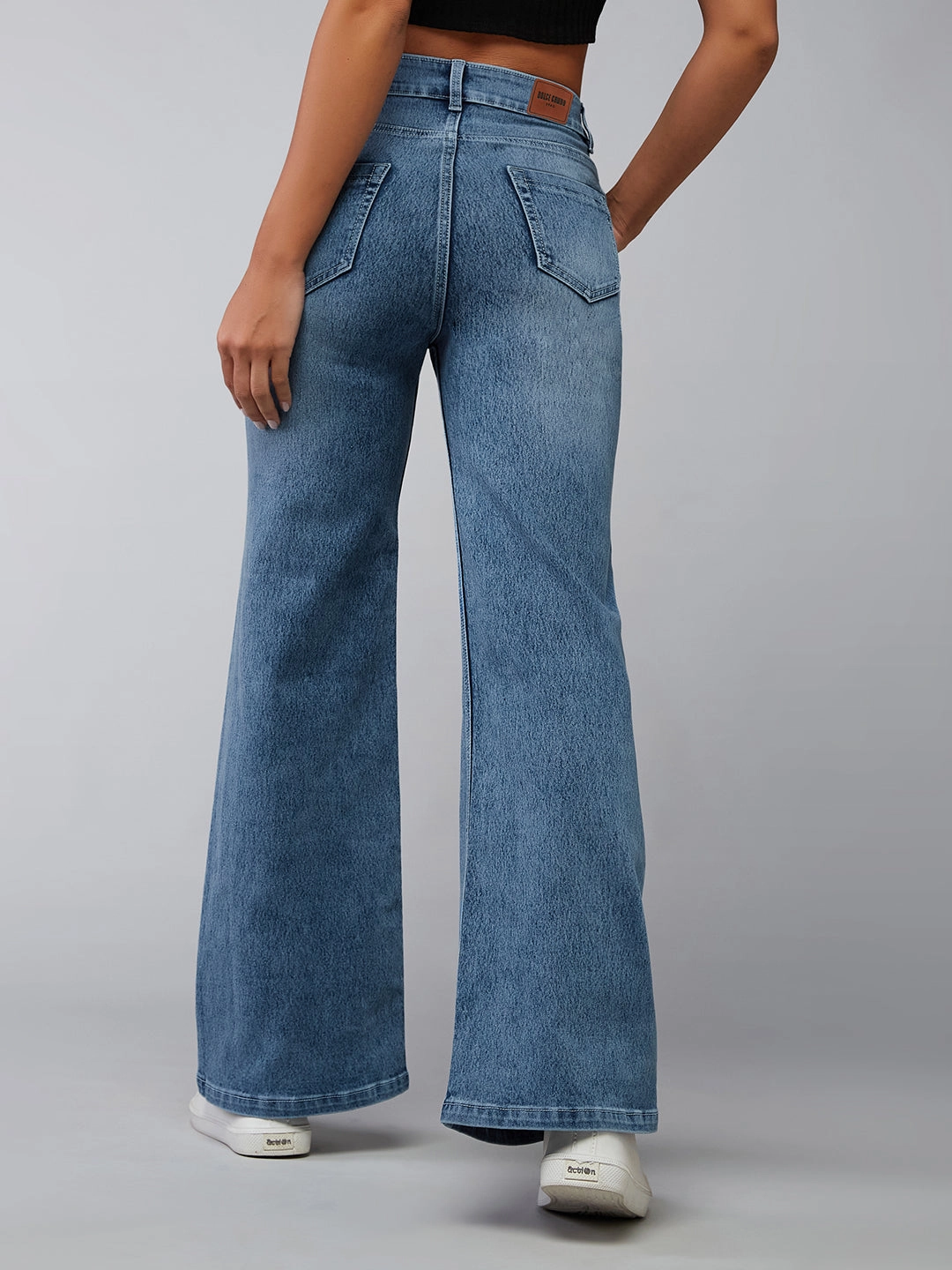 CHASEshape? Light-Blue Wide-Leg High-Rise Denim Jeans Outfit Ideas