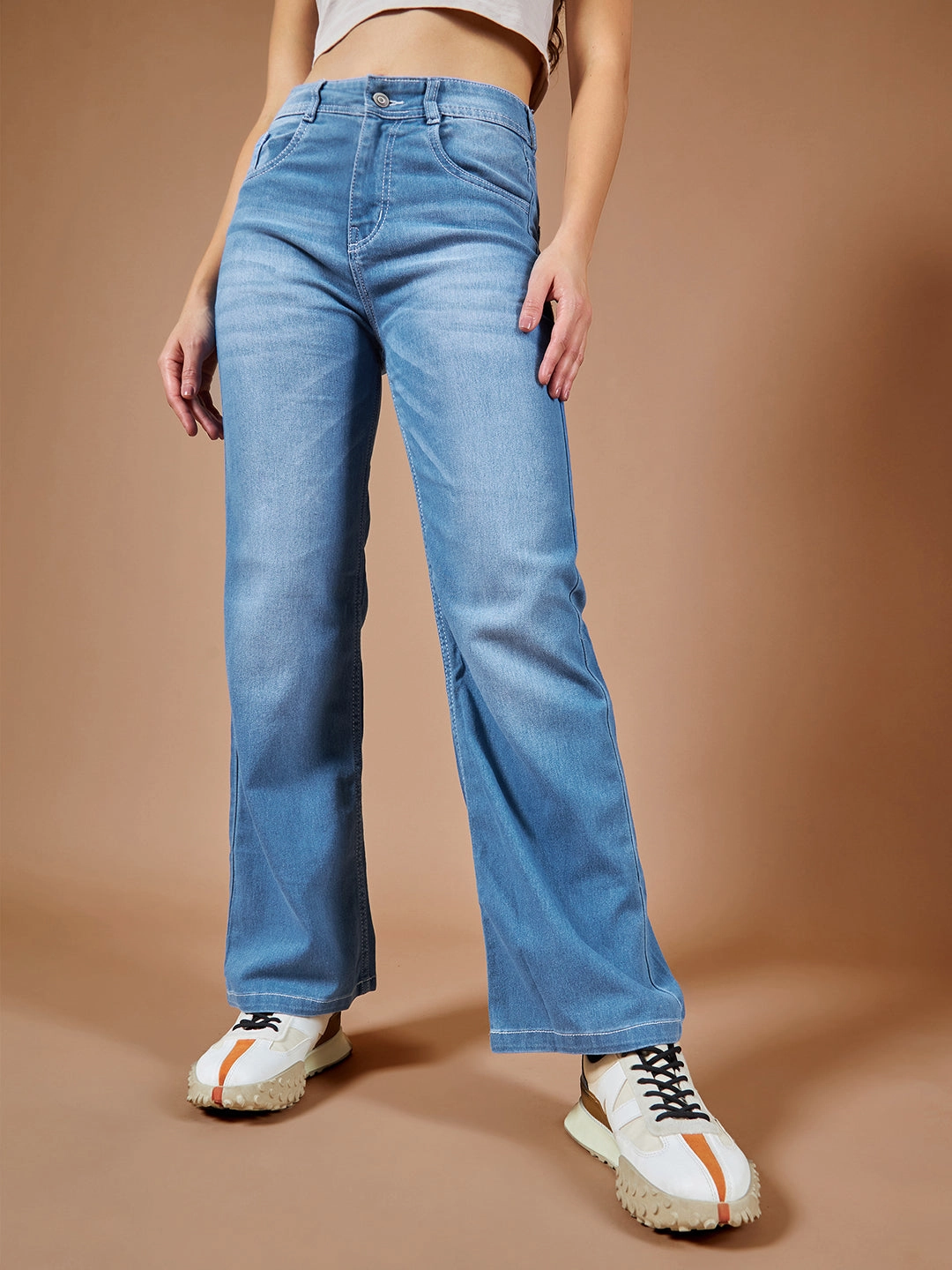 Essential Comfort Weekend Style Casual Parent Style 24/7 Comfort Light Blue Wide-Leg Mid-Rise Light Weight Denim Jeans