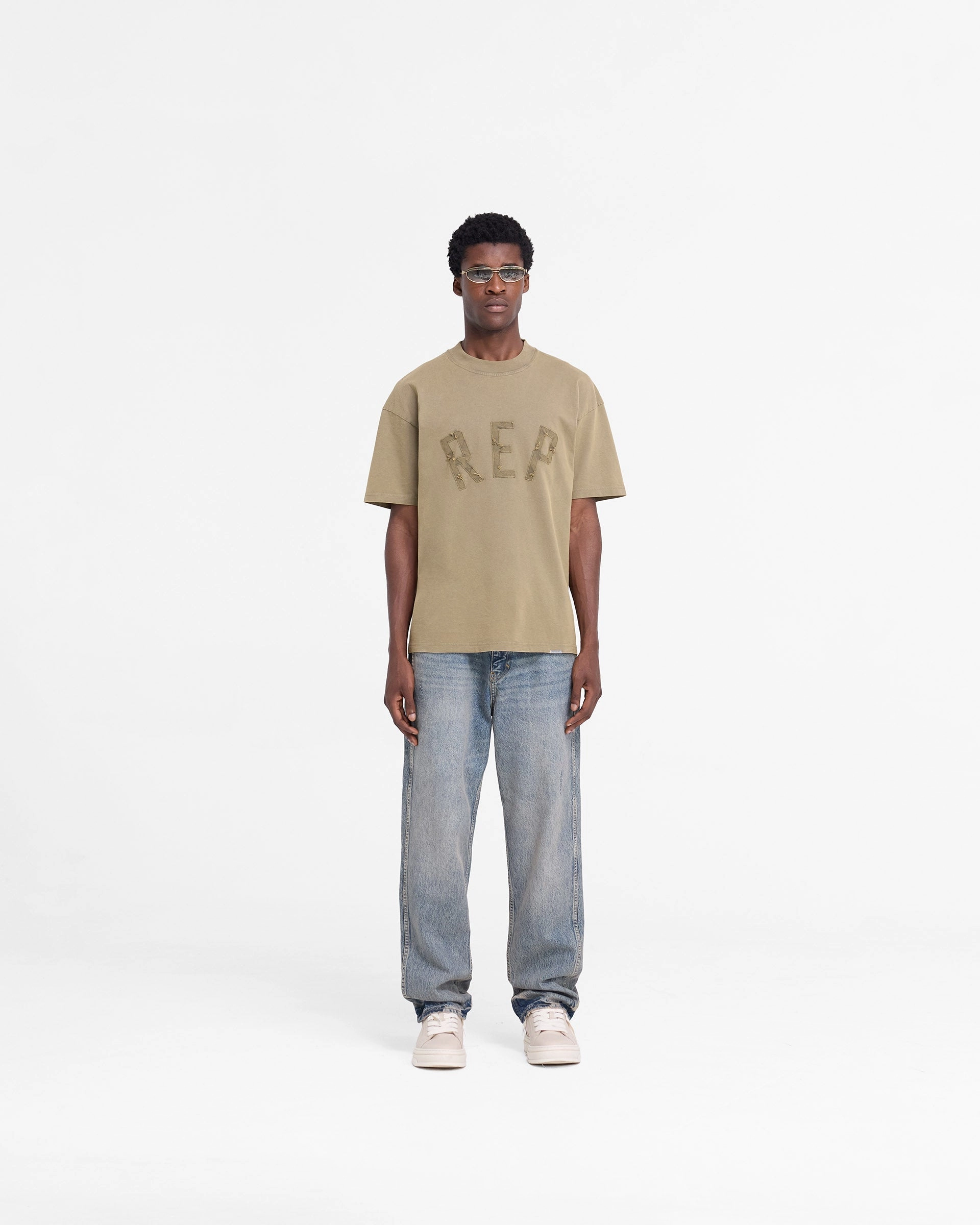 Rep Applique T-Shirt - Fawn Effortless Design