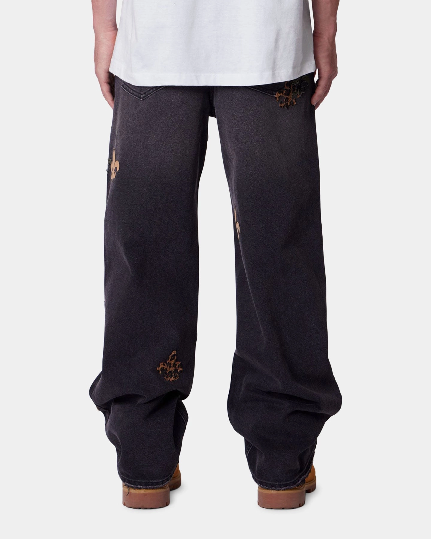 Movement Fit MNML Ultra Baggy Fleur Patch Jeans Black