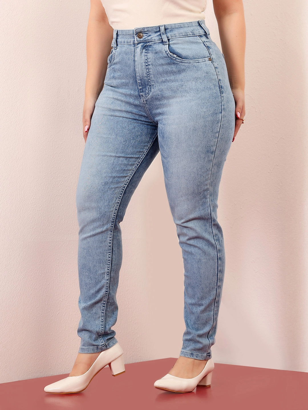 Casual Luxury Winter Warmth Women's Light Blue Slim Fit High-Rise Length Light Wash Denim Stretchable Jeans