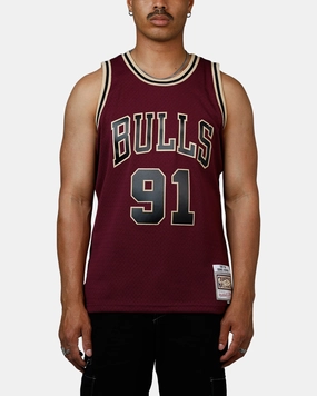 Mitchell & Ness Chicago Bulls Dennis Rodman 1997 Swingman Jersey Burgundy Stretch Knit Fabric