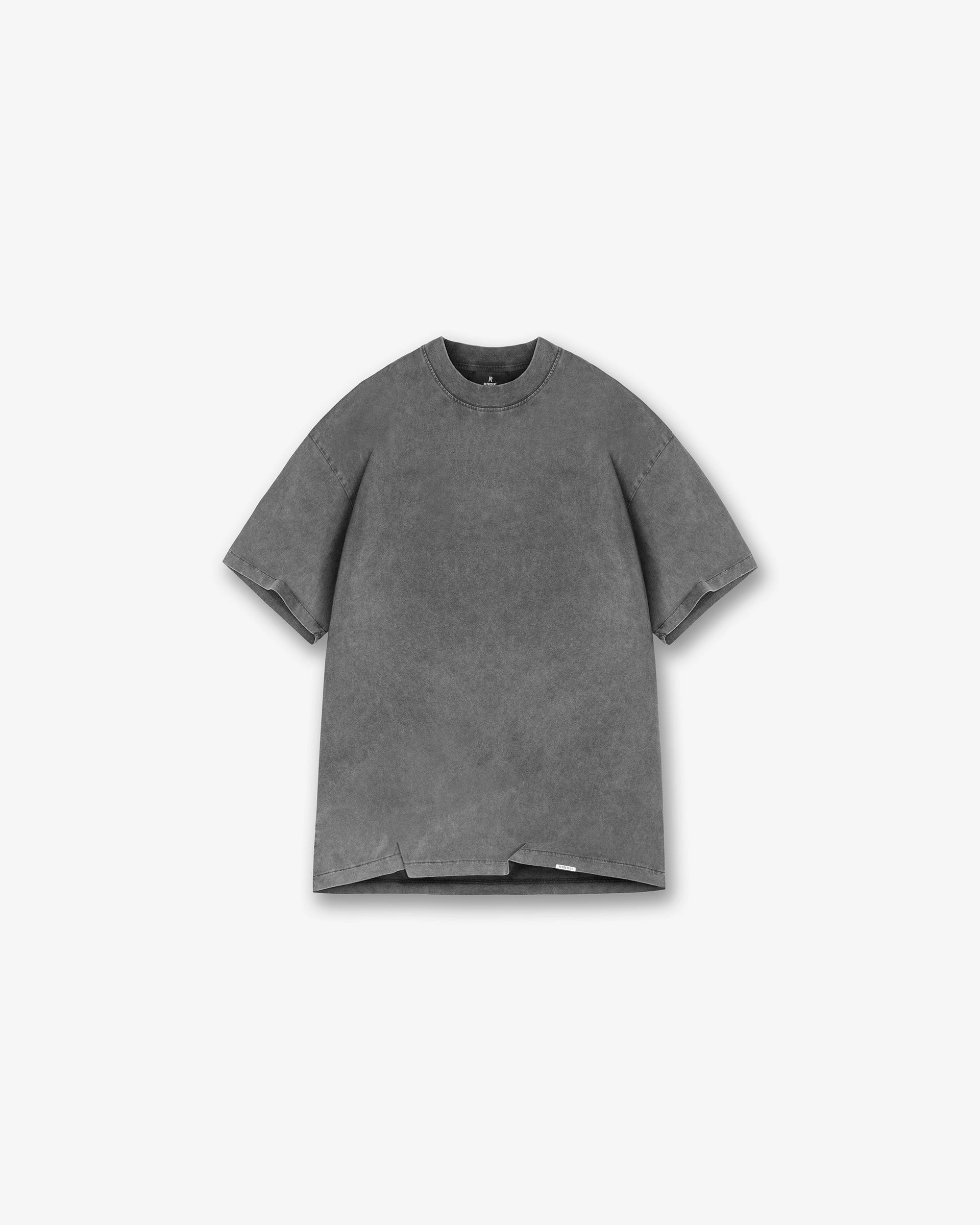 Chilly Wear City Smart Look Initial T-Shirt - Vintage Grey