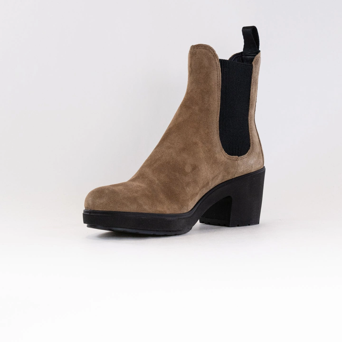 Muddy Path Versatile Footwear ECCO Metropole Zurich Chelsea Boot (Women's) - Camel