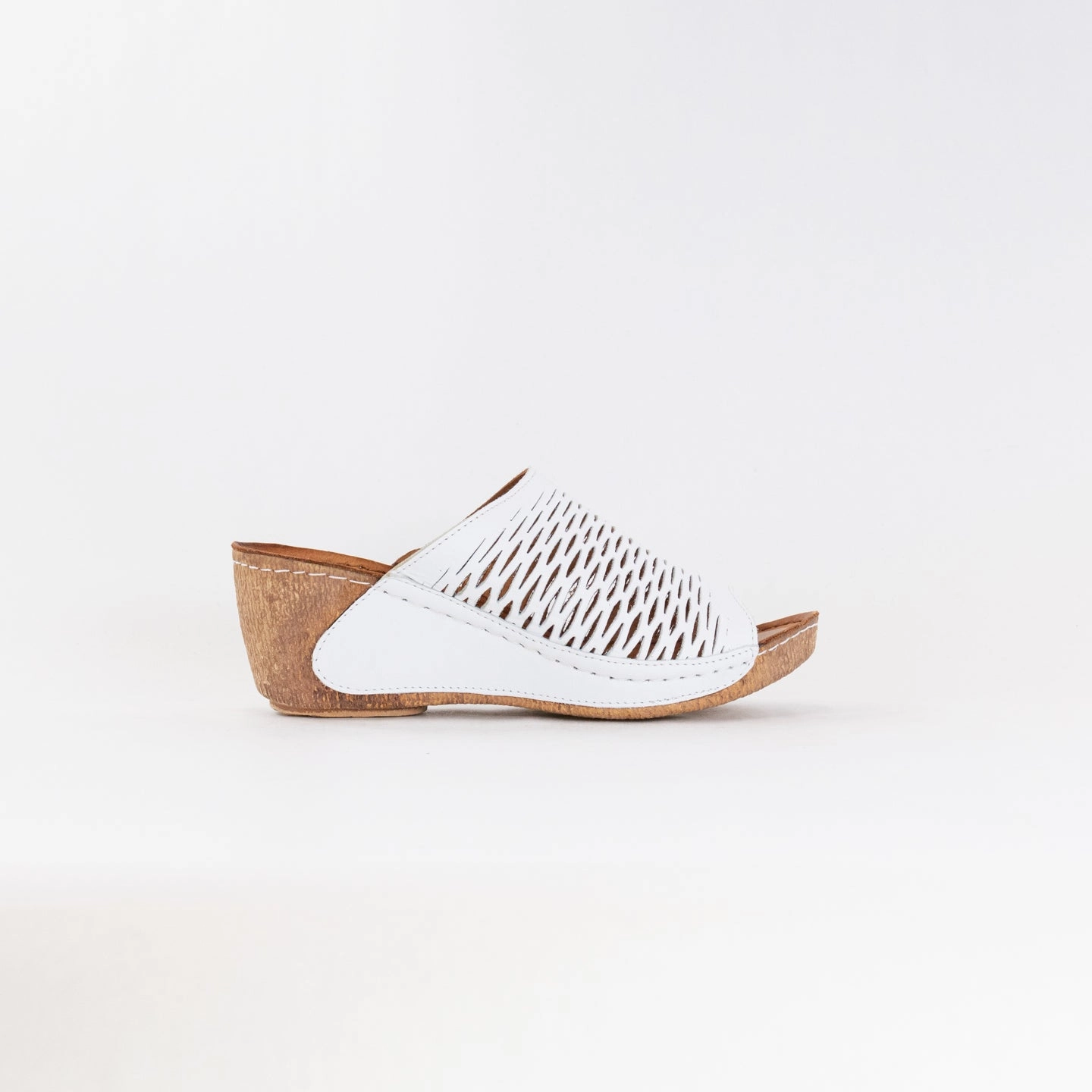 Spring Step Cunacena (Women's) - White Breath Line