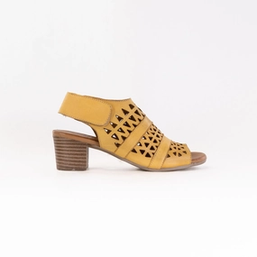 Spring Step Dorotha (Women's) - Yellow Walk Flow Drive Day
