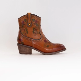 Stylish Option Biker Tough Spring Step L'Artiste  Galop (Women's) - Camel