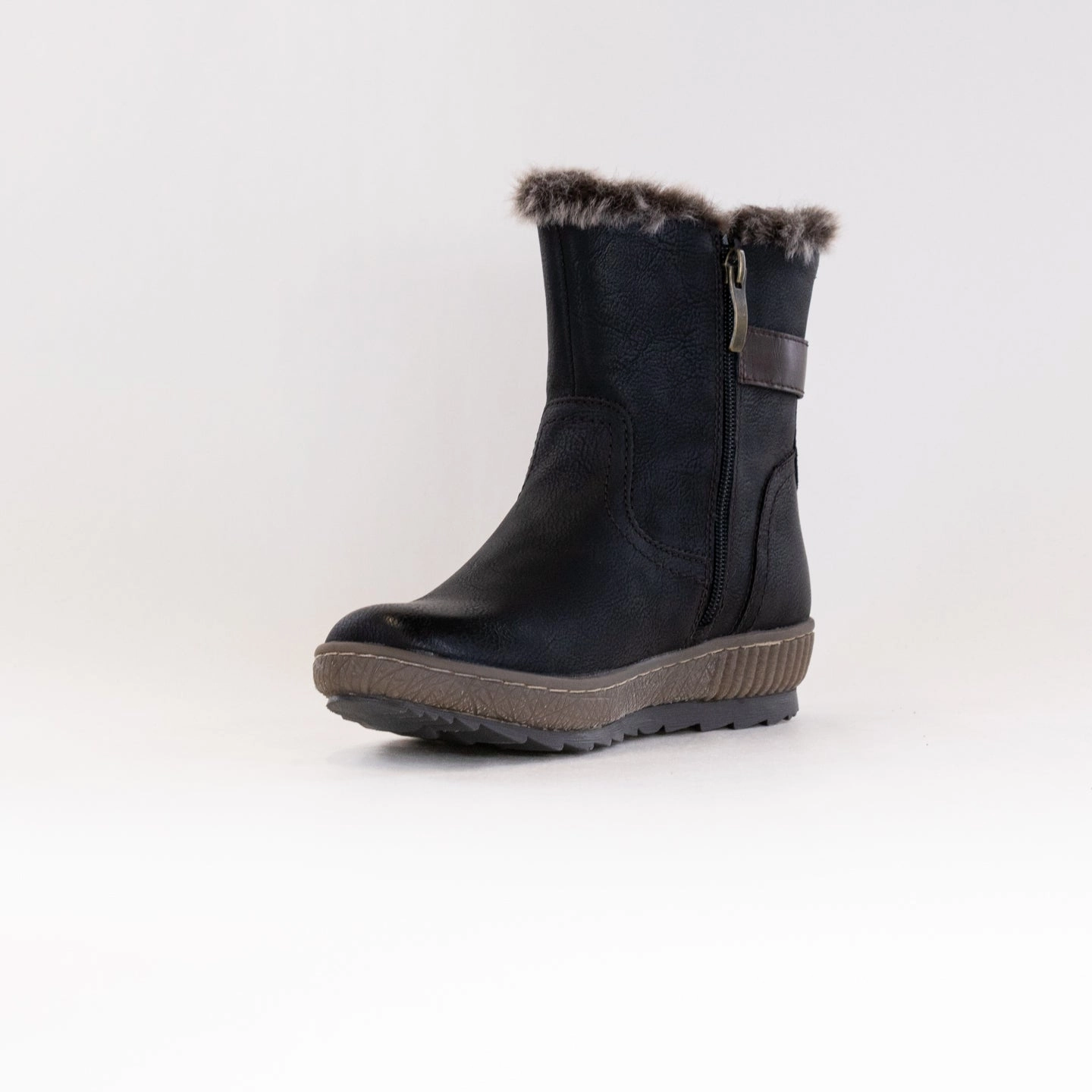 Smooth Soles All Weather Rough Terrain Spring Step Milagra (Women's) - Black