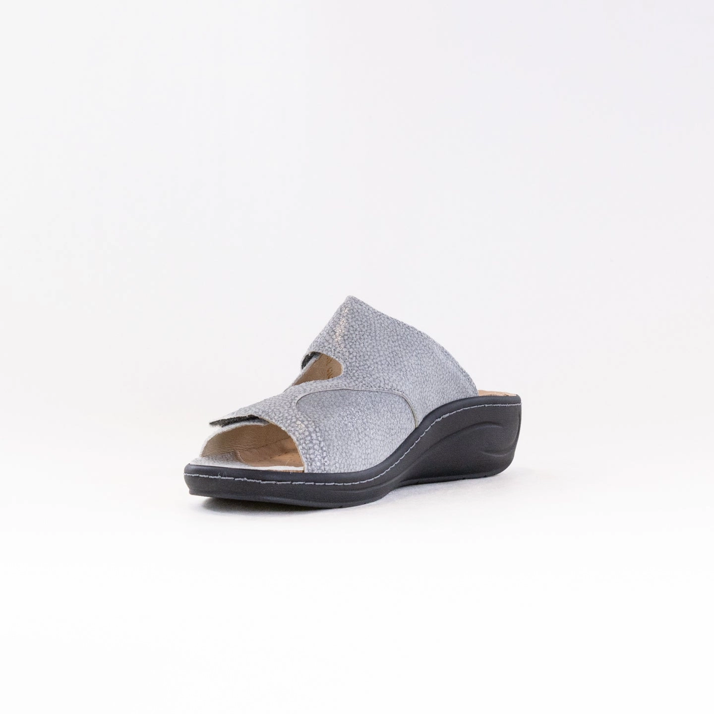 Fidelio Hallux 434113 (Women's) - Pearl Leather Beach-ready Footwear Toe Post Design