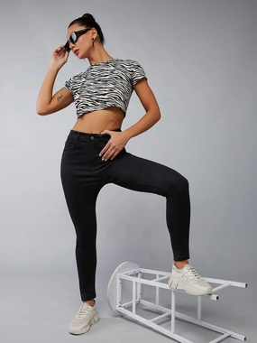 Women's Black Slim-Fit Embellished High-Rise Stretchable Denim Jeans Softened Denim Material Relaxed Fit Design